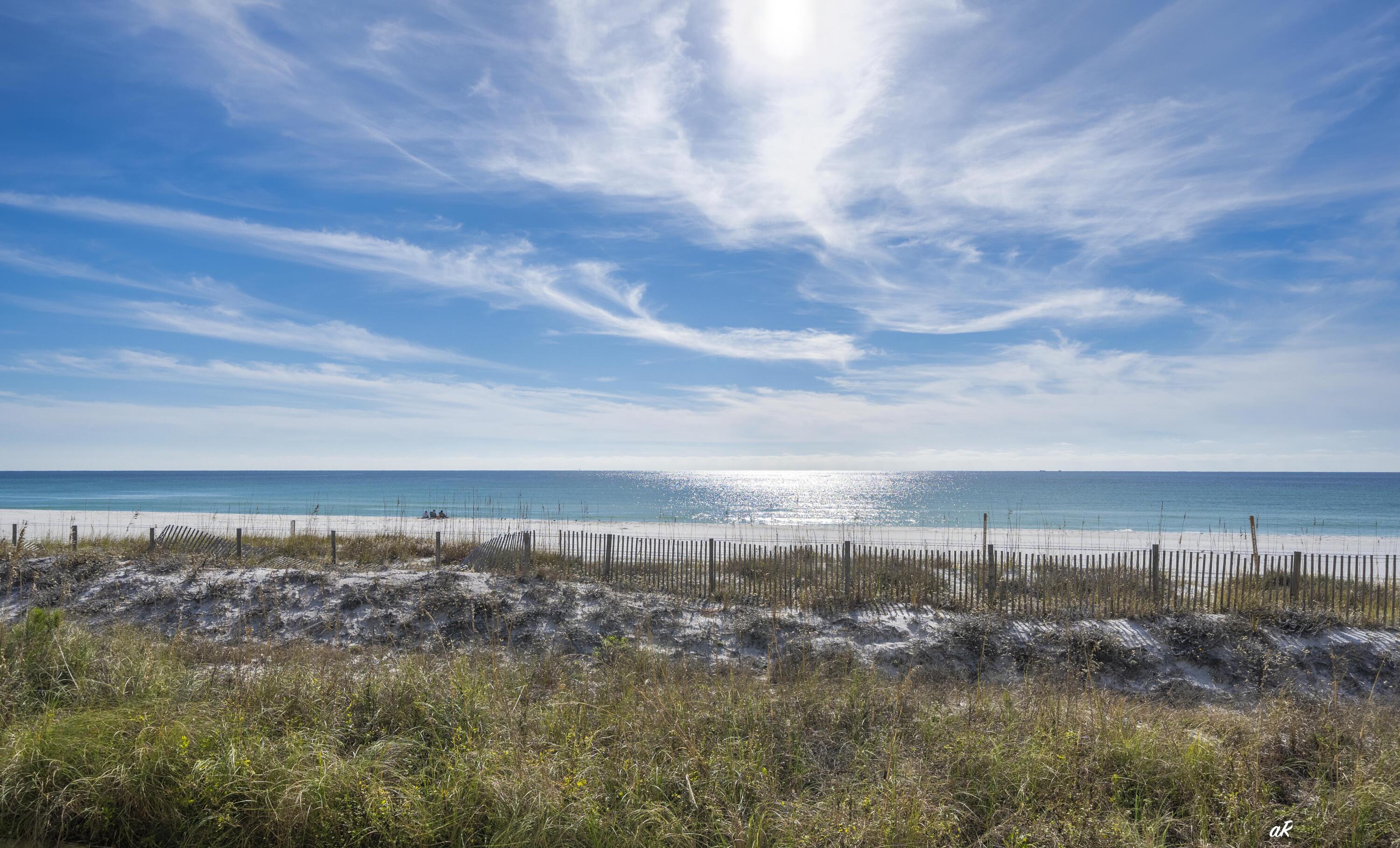 SUGAR BEACH T/H - Residential