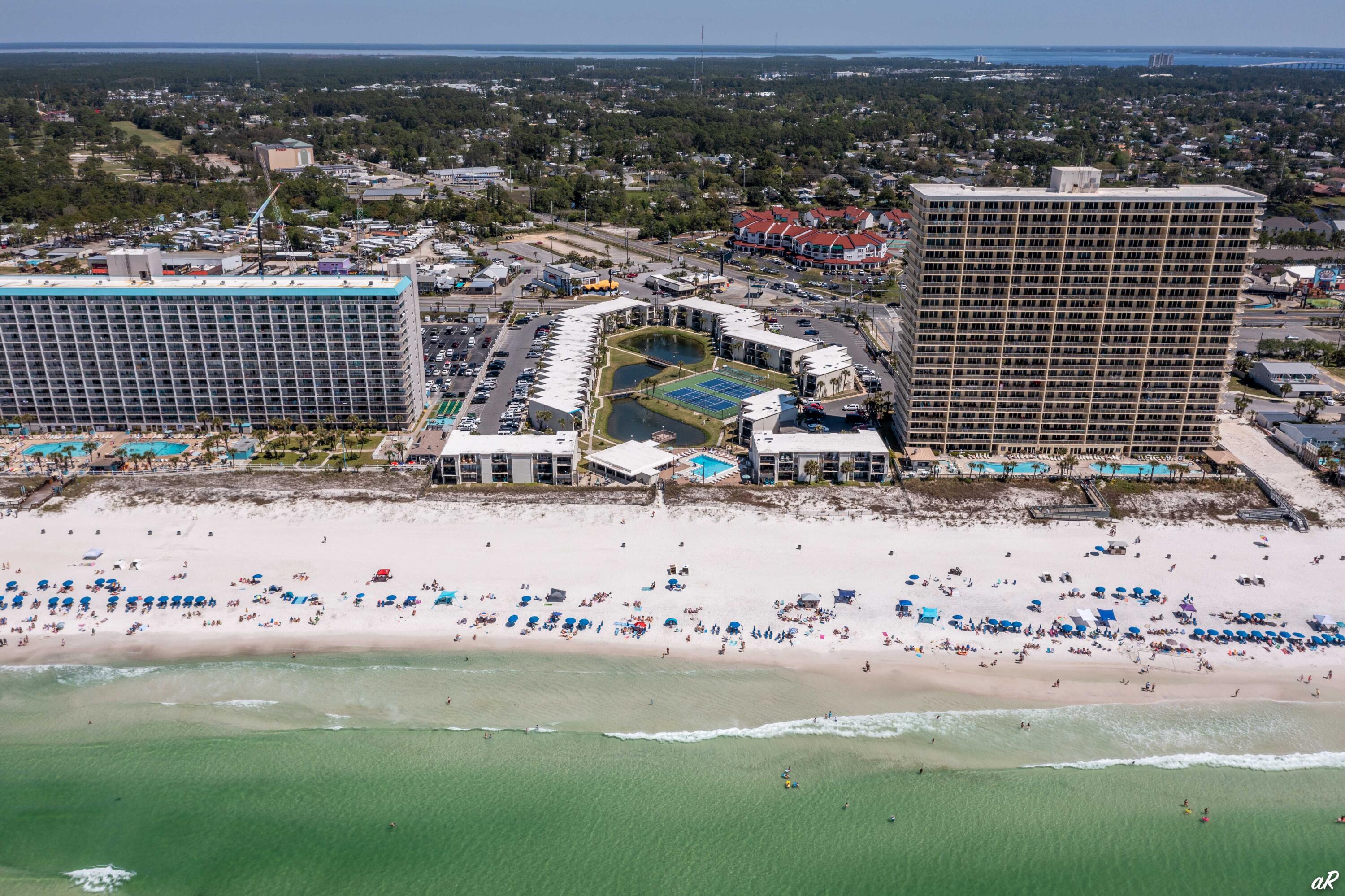 SUGAR BEACH T/H - Residential