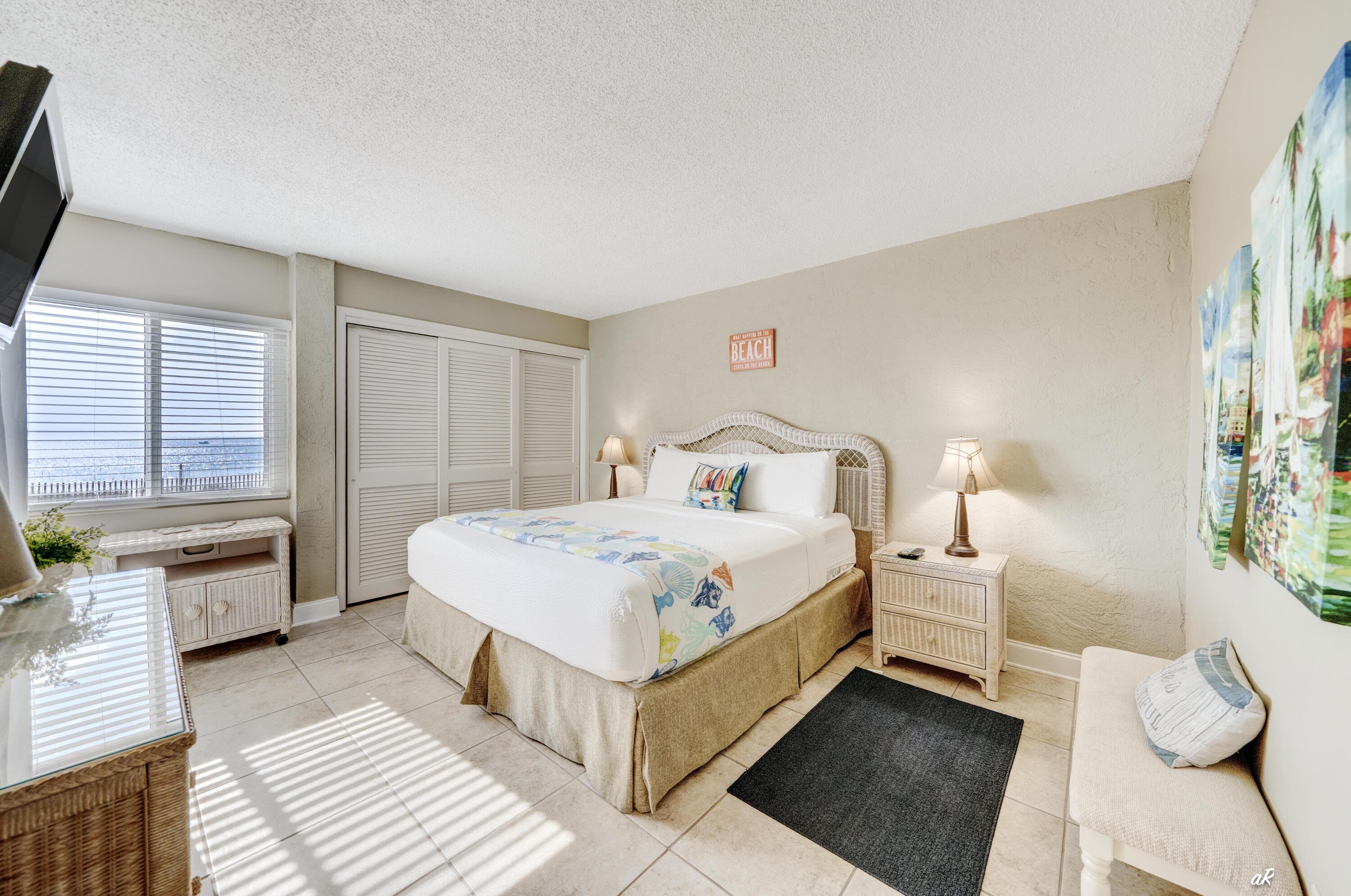 SUGAR BEACH T/H - Residential