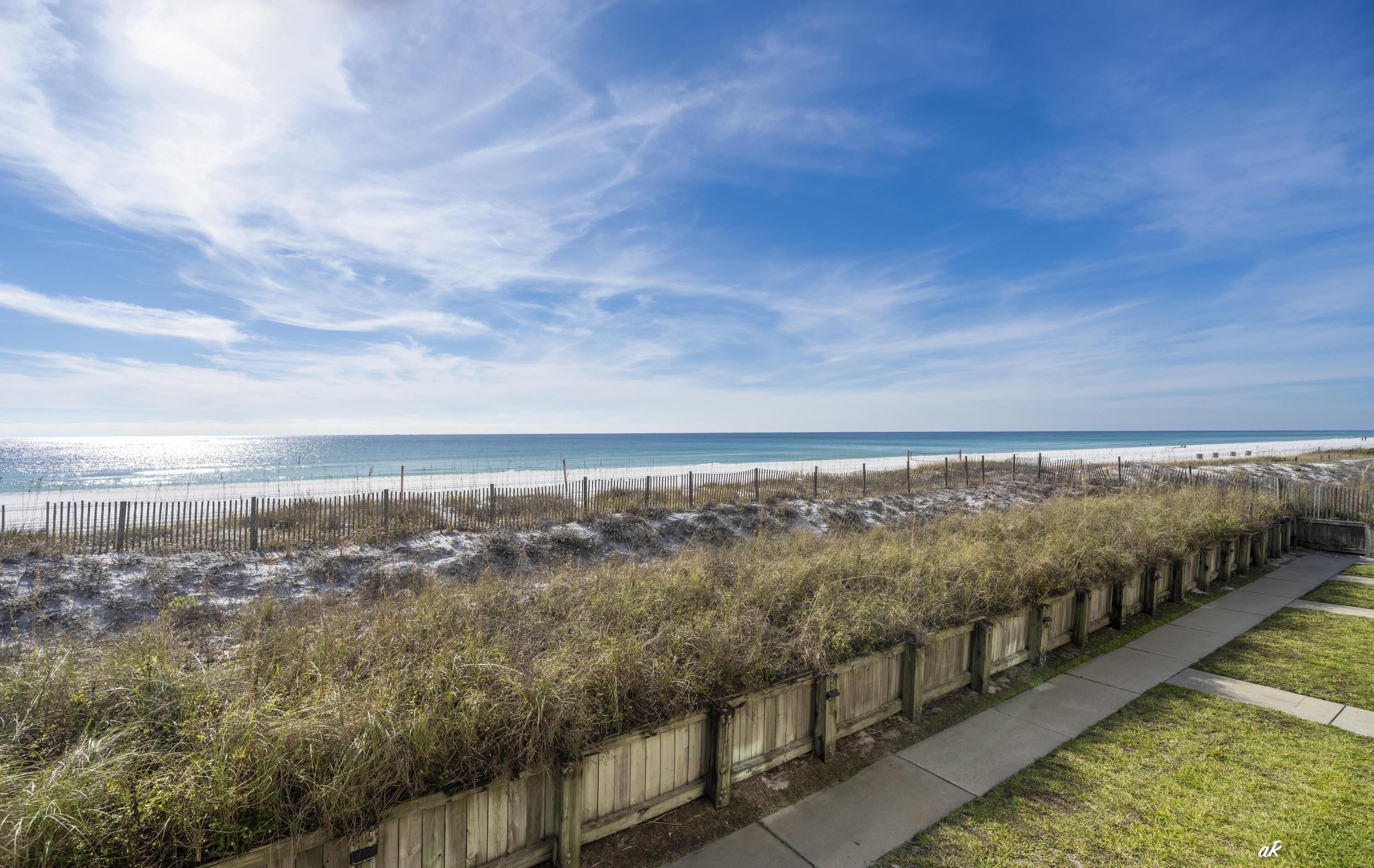 SUGAR BEACH T/H - Residential