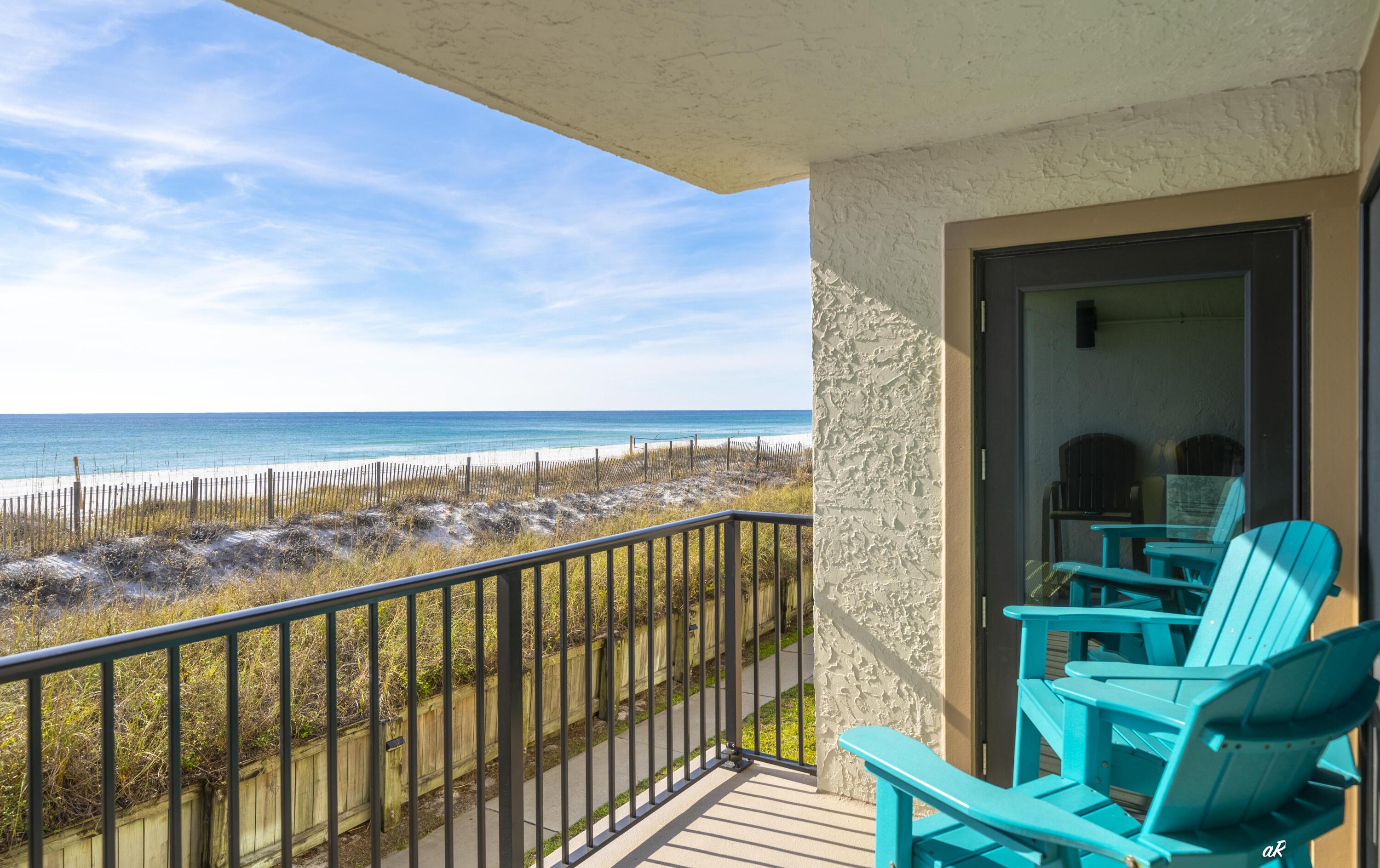 SUGAR BEACH T/H - Residential