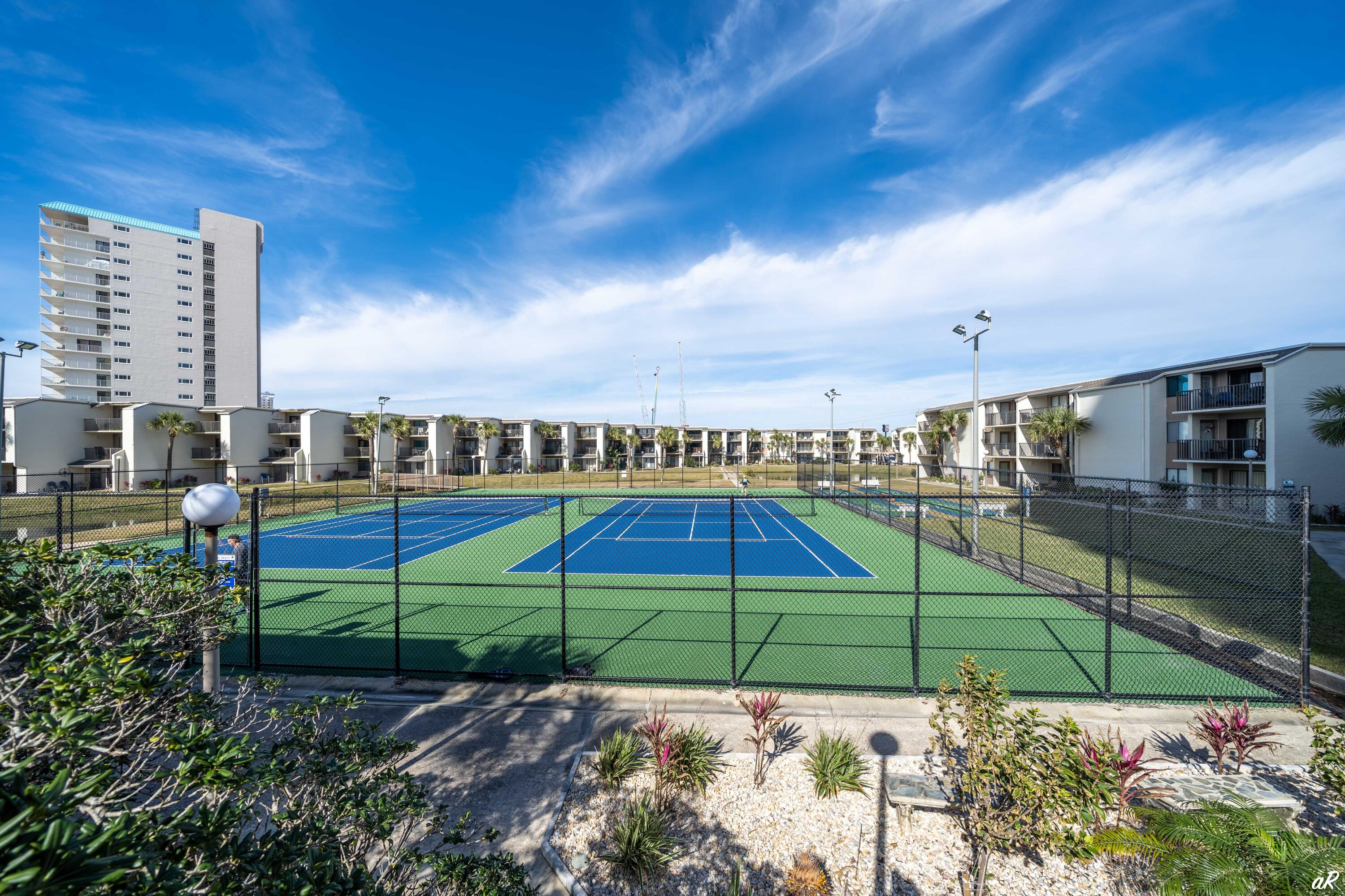 SUGAR BEACH T/H - Residential