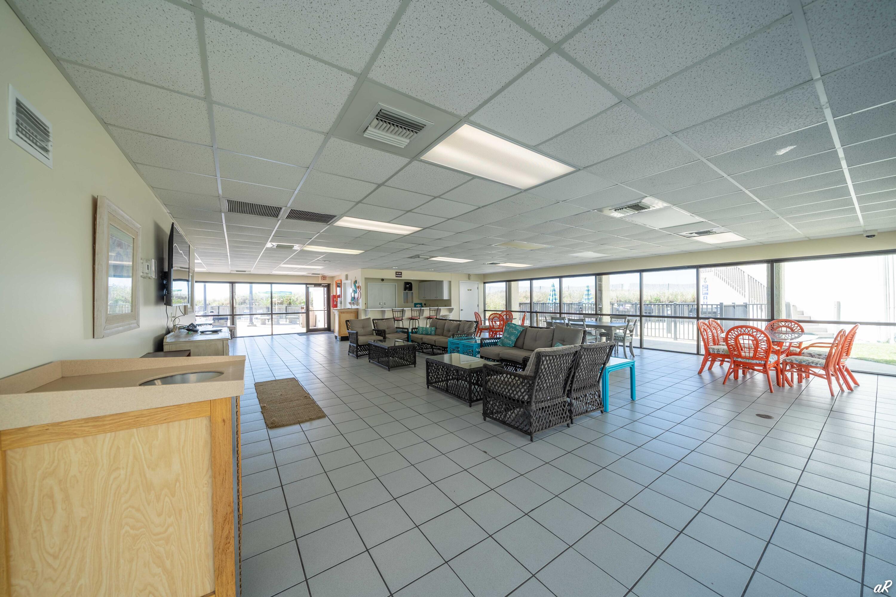 SUGAR BEACH T/H - Residential