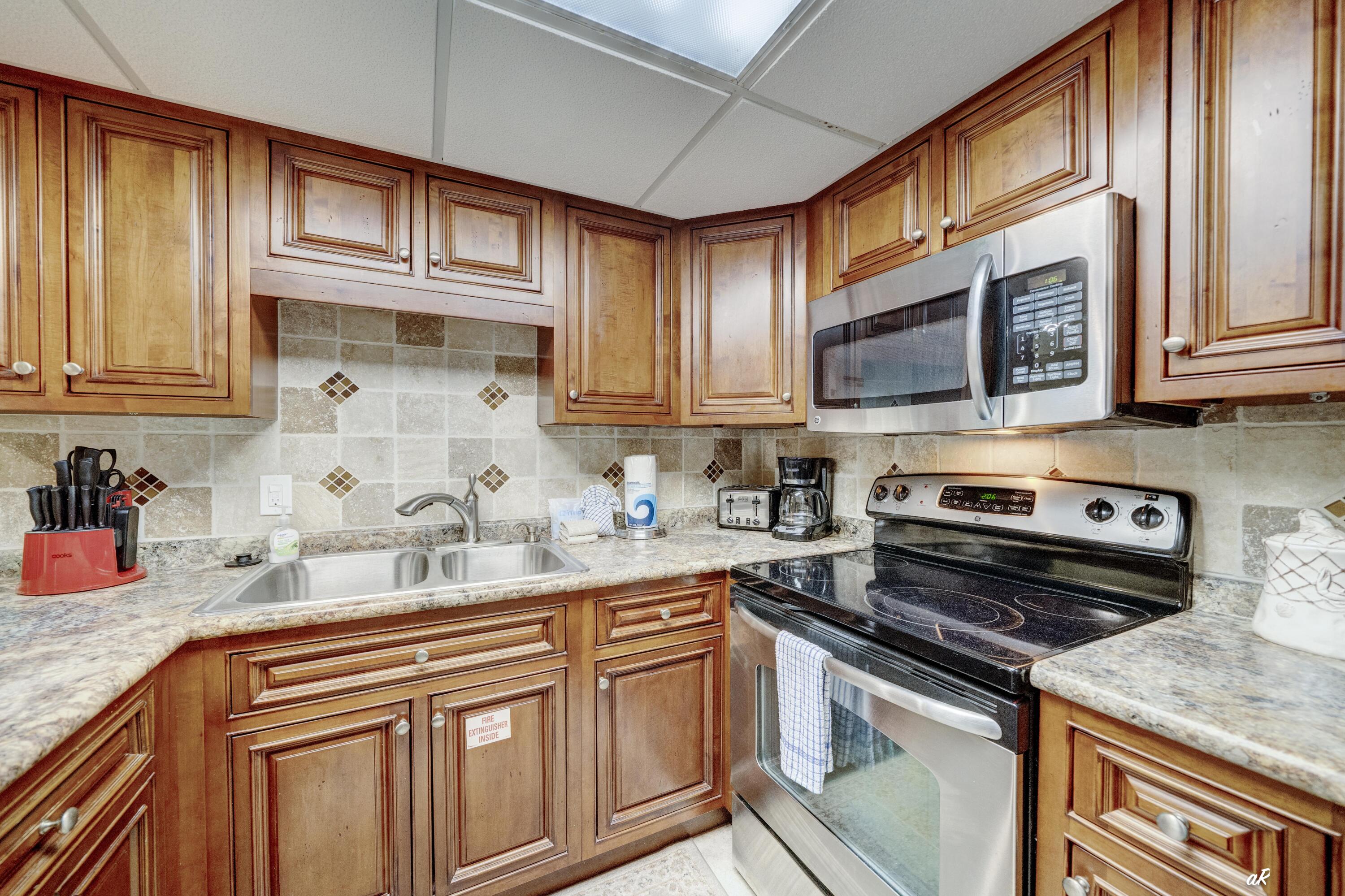 SUGAR BEACH T/H - Residential