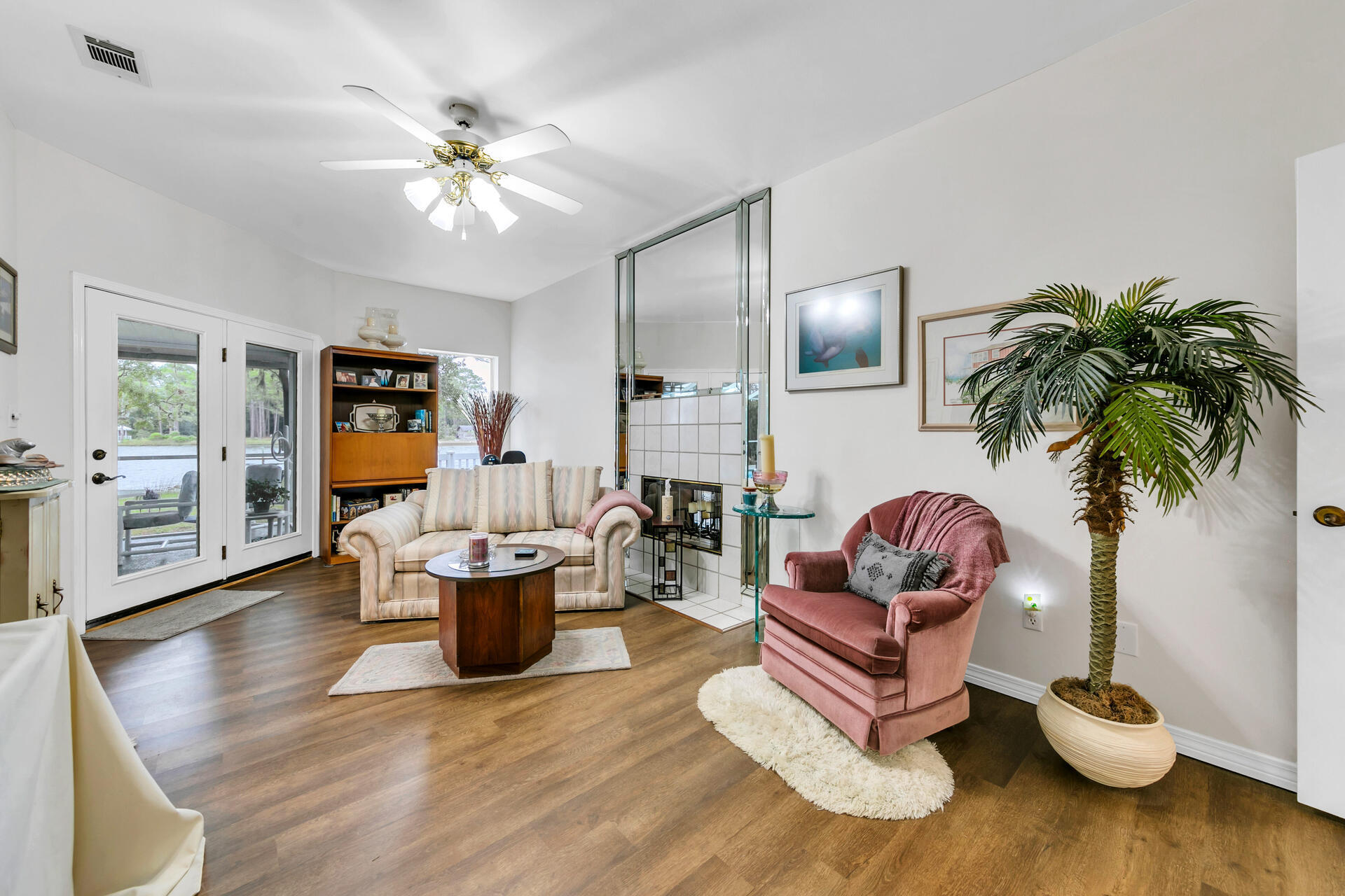 WOODLAND BAYOU ESTATES - Residential