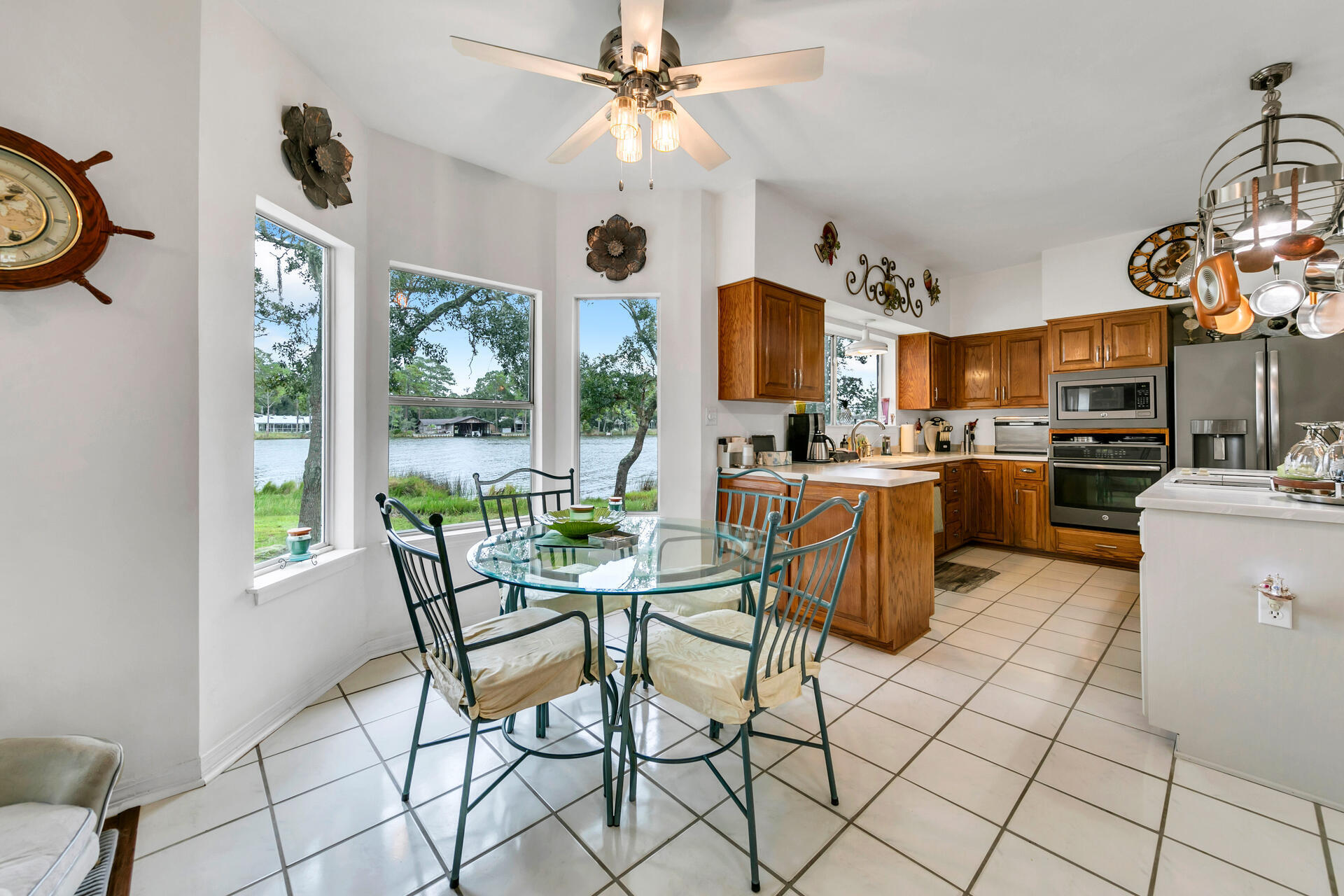 WOODLAND BAYOU ESTATES - Residential