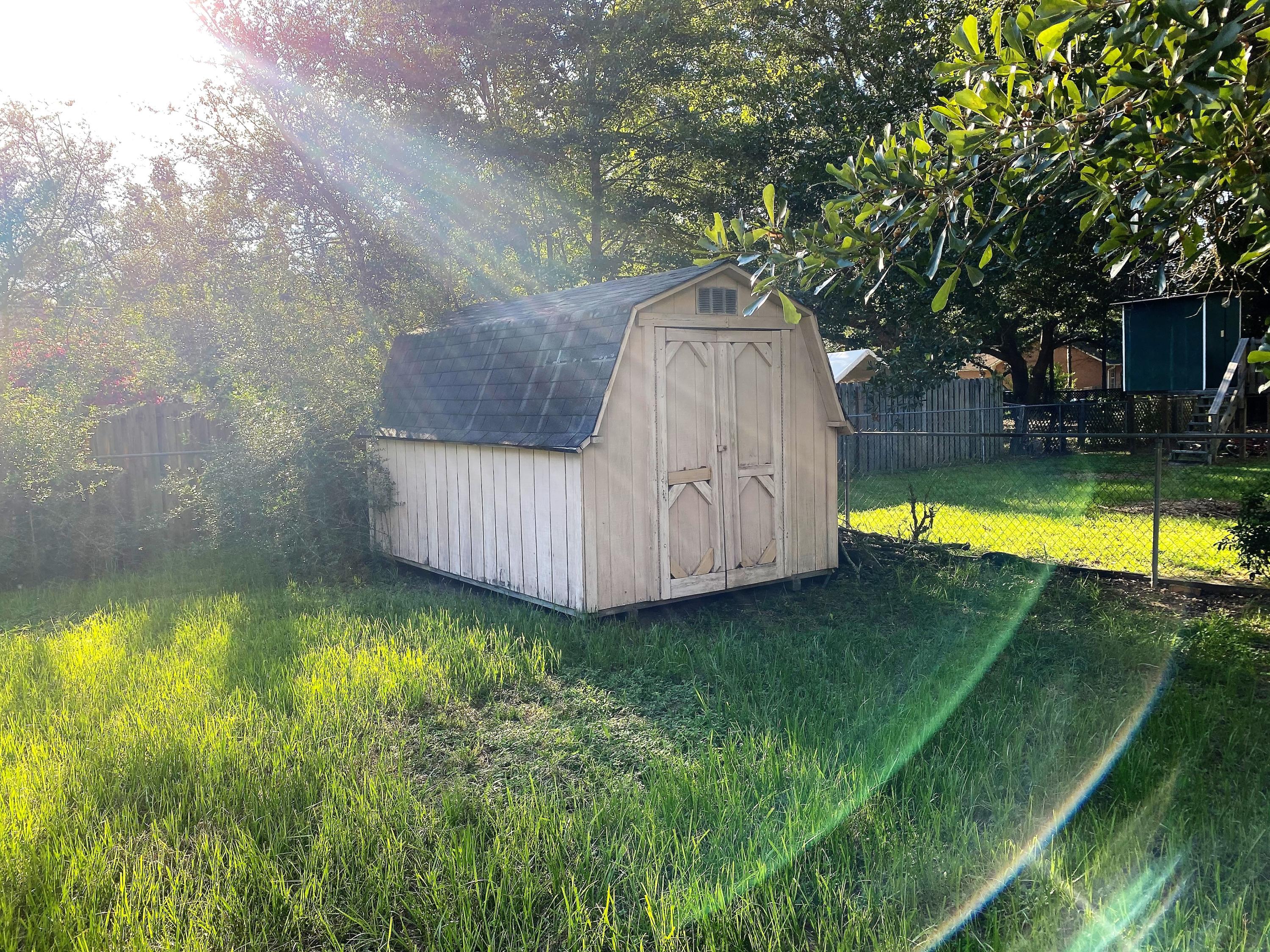 ROYAL MANOR - Residential