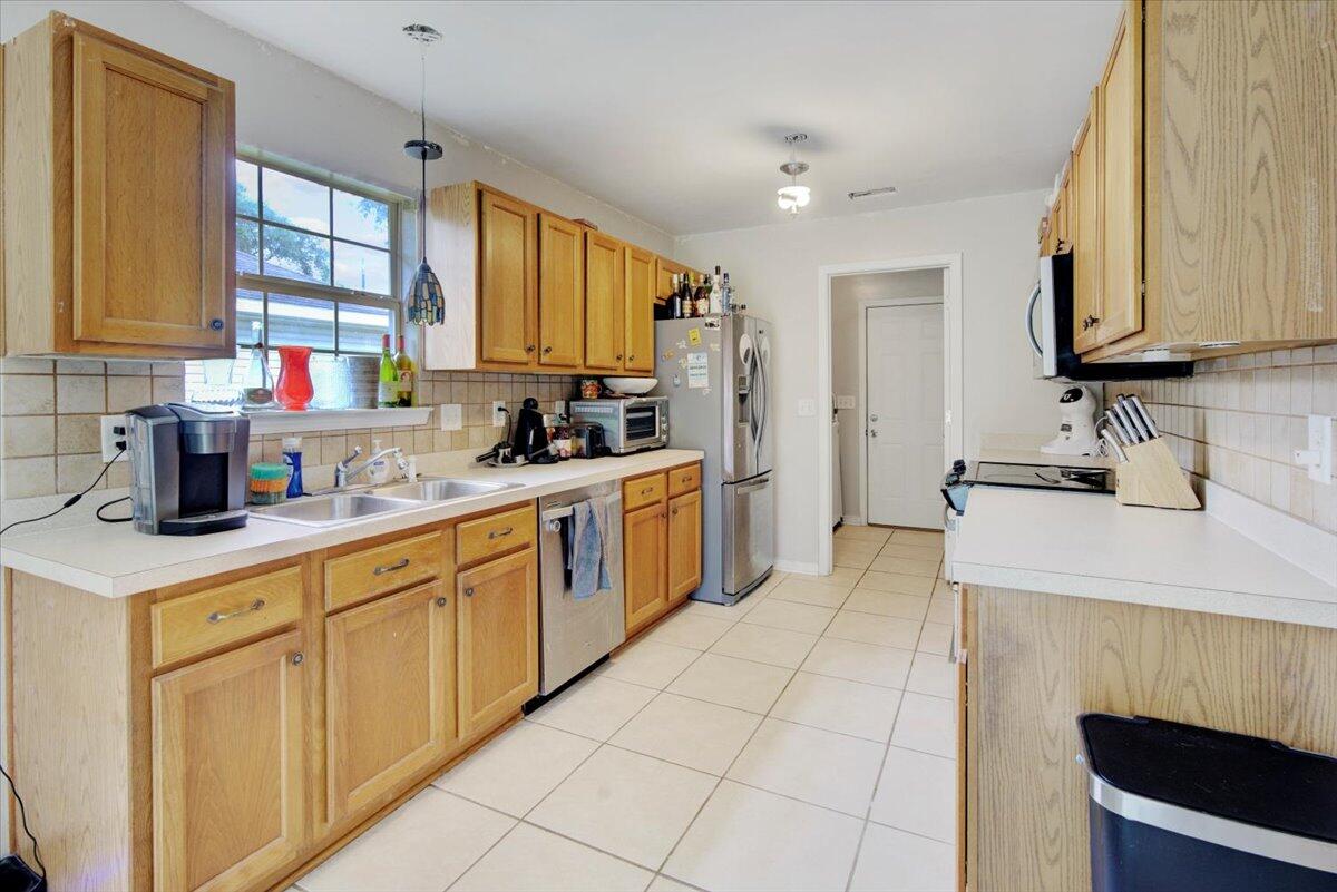MORRIS ADDN TO CRESTVIEW - Residential