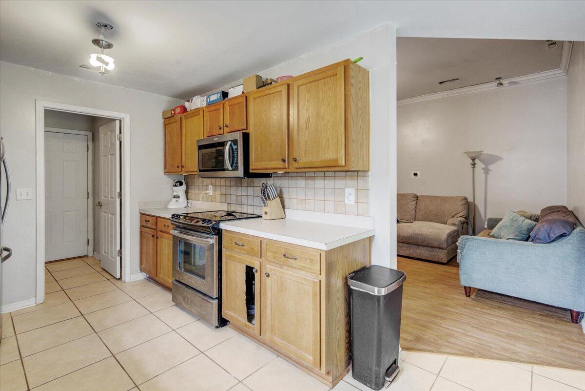 MORRIS ADDN TO CRESTVIEW - Residential