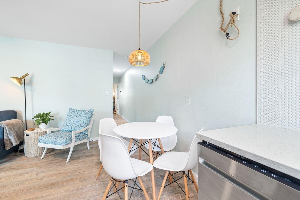 BEACHSIDE VILLAS CONDO - Residential