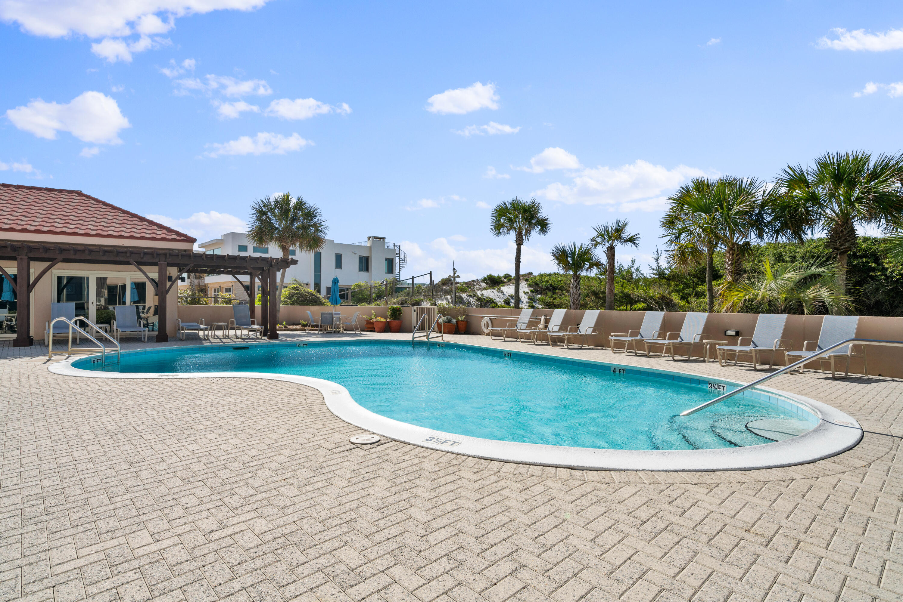 TOPS'L BEACH MANOR - Residential