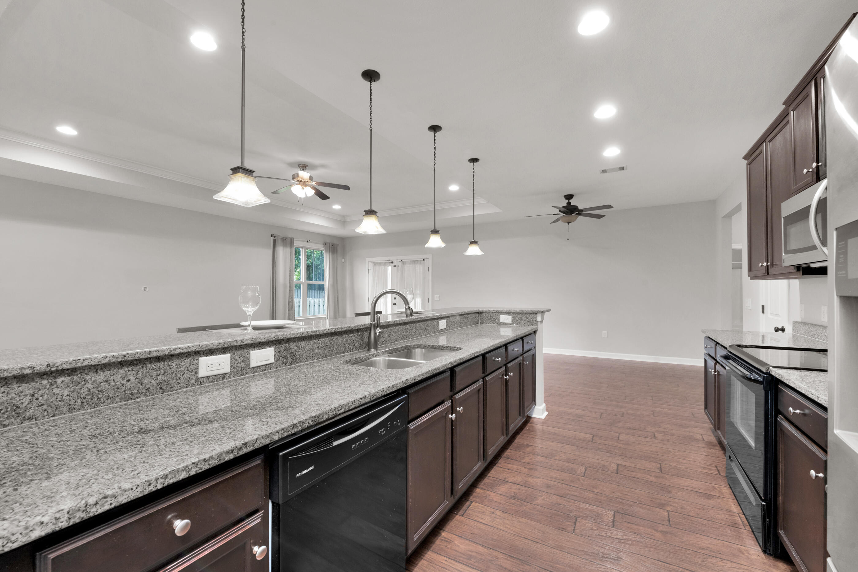 HIDDEN VALLEY - Residential