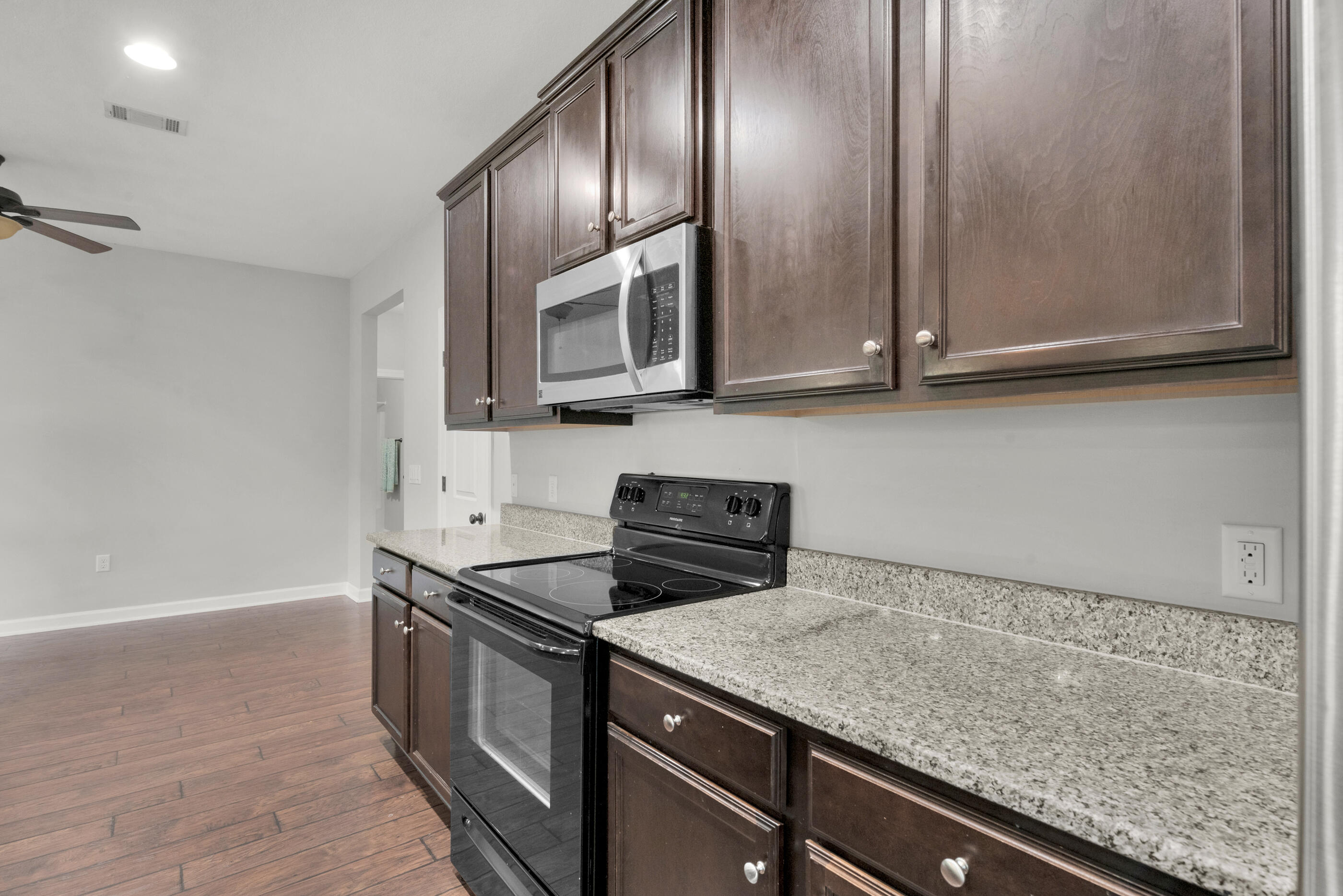 HIDDEN VALLEY - Residential