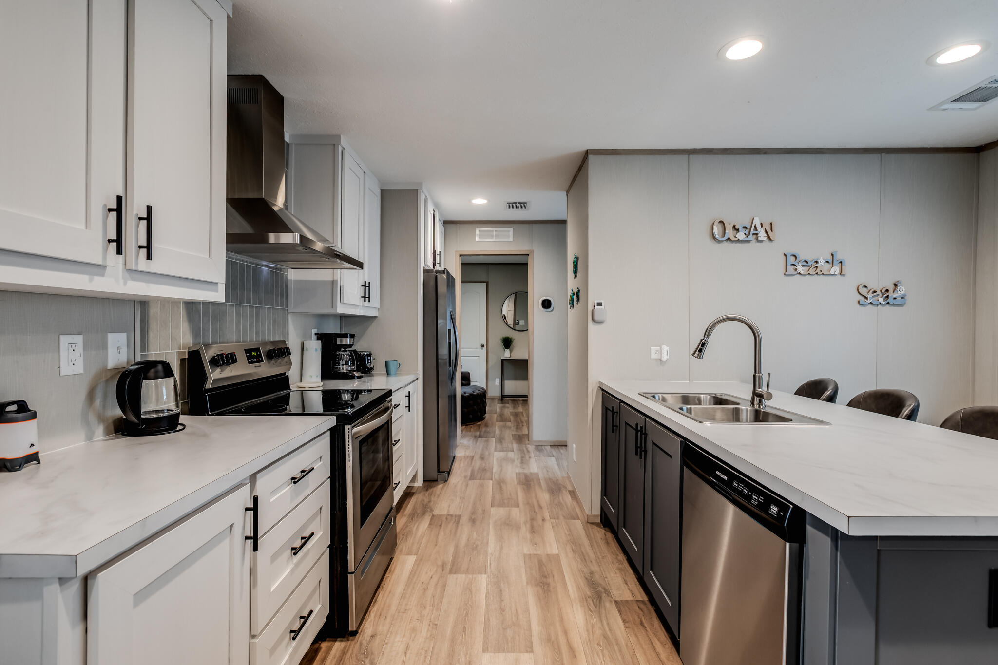 BAYOU GRANDE VILLA - Residential