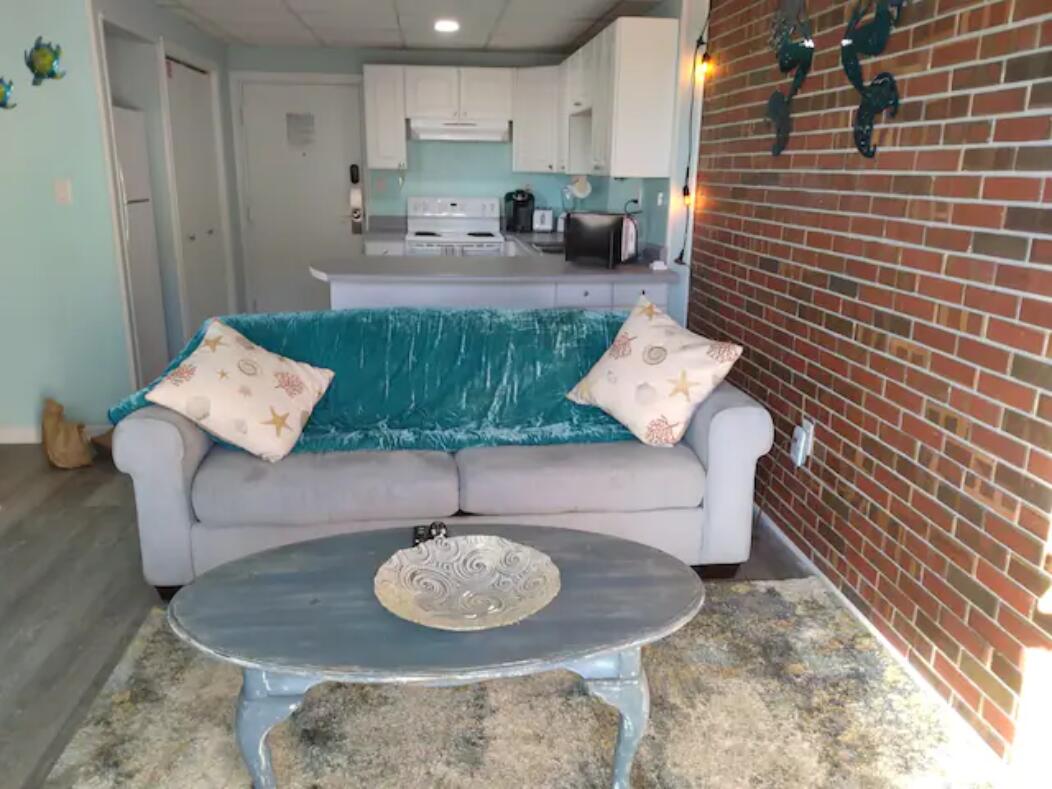 EL MATADOR CONDO - Residential