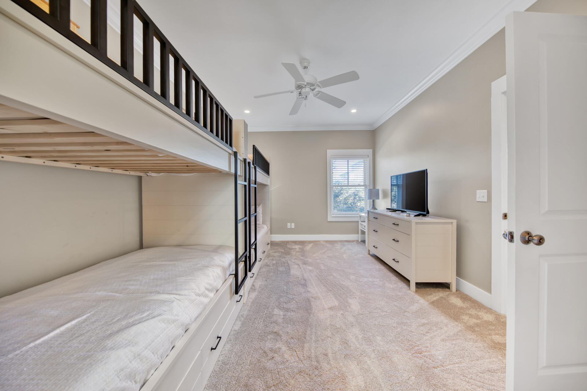 EASTERN LAKE S/D - Residential