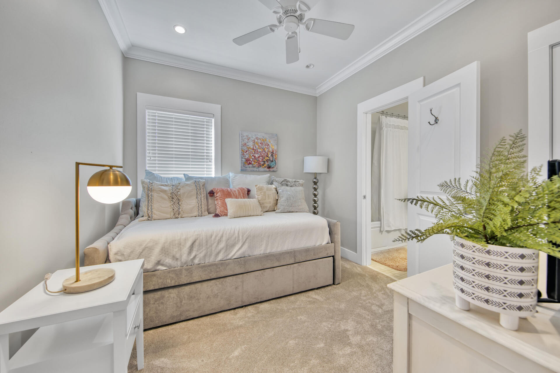 EASTERN LAKE S/D - Residential