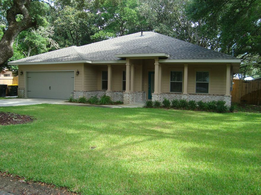 This two-year old home is located in the Elliott Point area of Central Fort Walton Beach. Huge, majestic oaks and magnolia trees front and back of property. All appliances included, along with all window treatments. Beautiful crown molding throughout the interior. Granite counters in the kitchen. Also cherry cabinetry with quiet close cabinet doors and drawers. Master bath has double vanities, garden tub, and separate shower. Master bedroom has two large walk-in closets. Screened in porch on the rear of the home. Home is located on a quiet street in an excellent neighborhood.