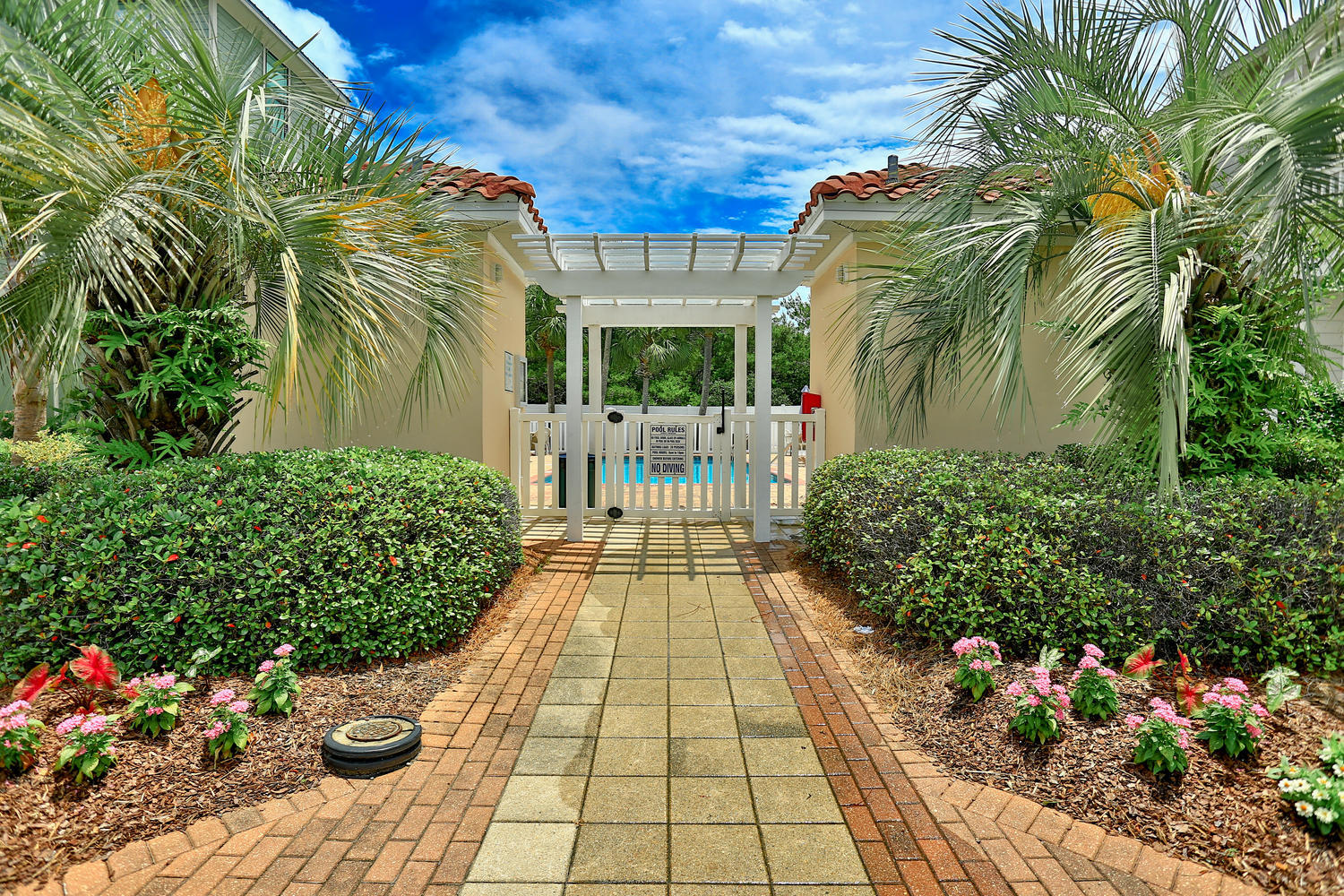 EMERALD WATERS - Residential