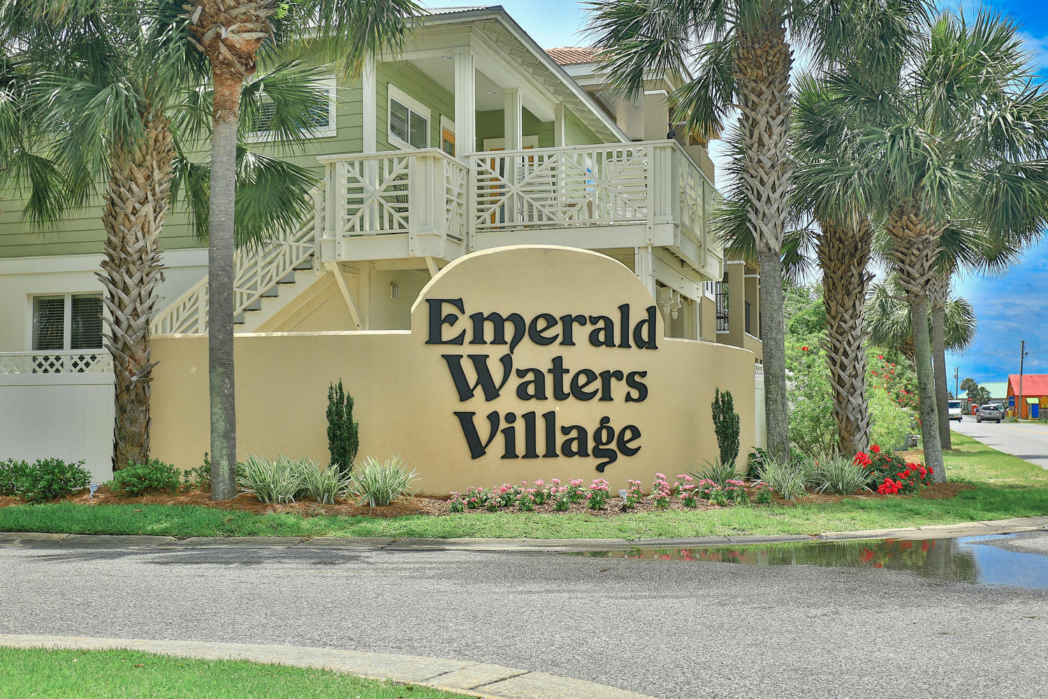 EMERALD WATERS - Residential