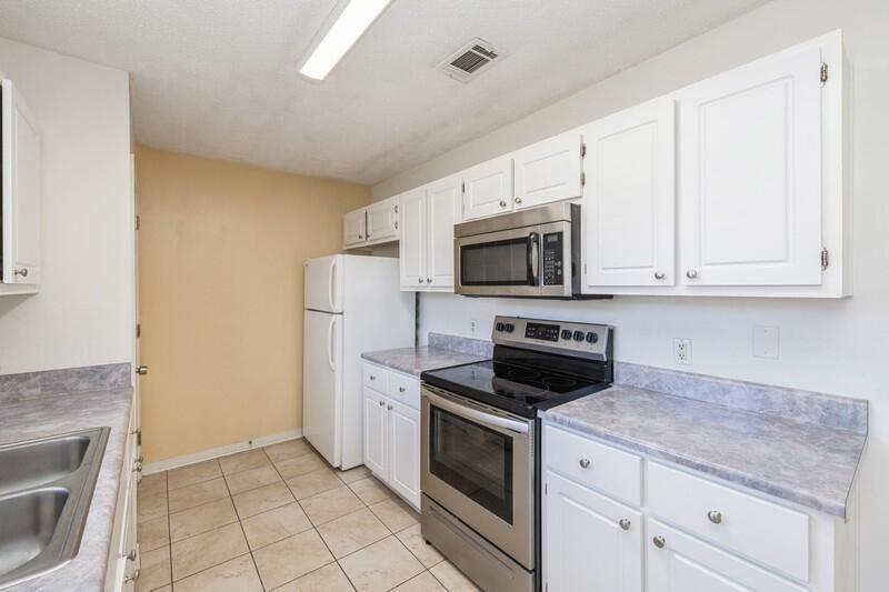 BENT TREE S/D LOT 15 BLK A - Residential
