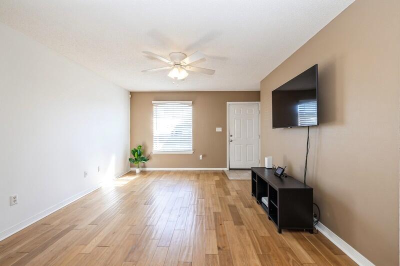 BENT TREE S/D LOT 15 BLK A - Residential