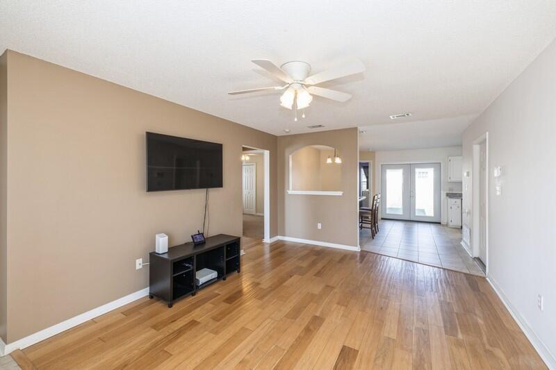 BENT TREE S/D LOT 15 BLK A - Residential