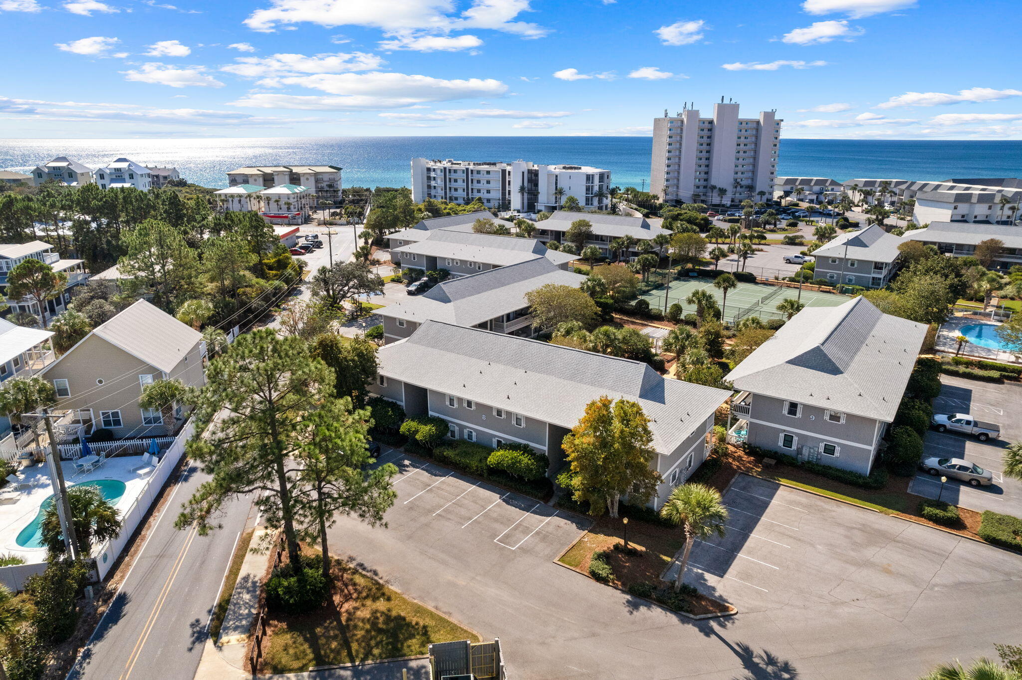 BEACHWOOD VILLAS CONDO - Residential