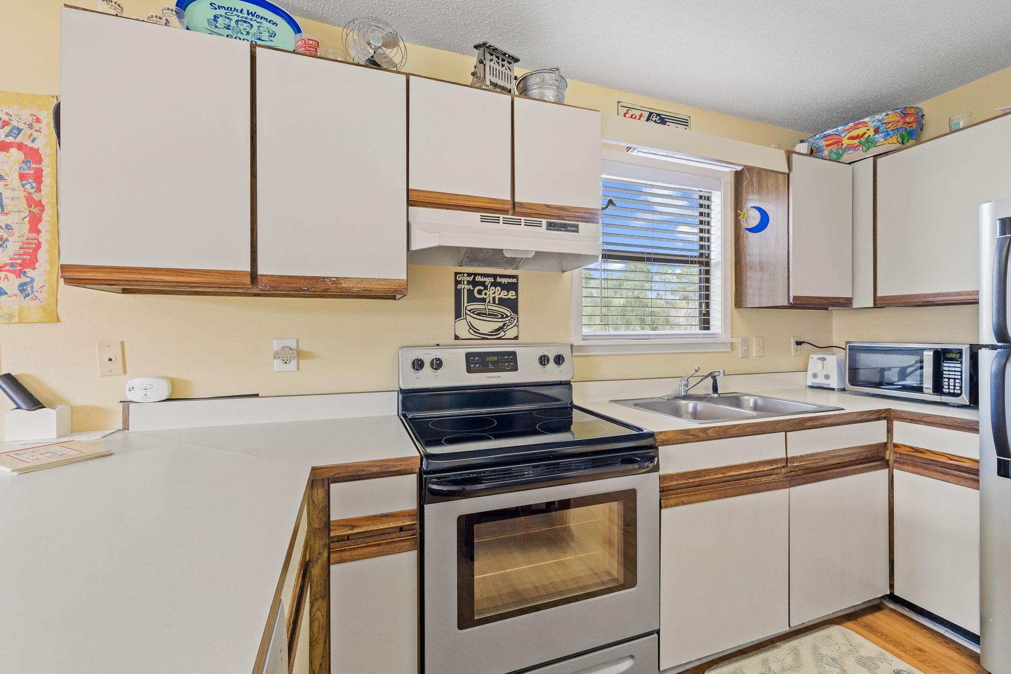 BEACHWOOD VILLAS CONDO - Residential