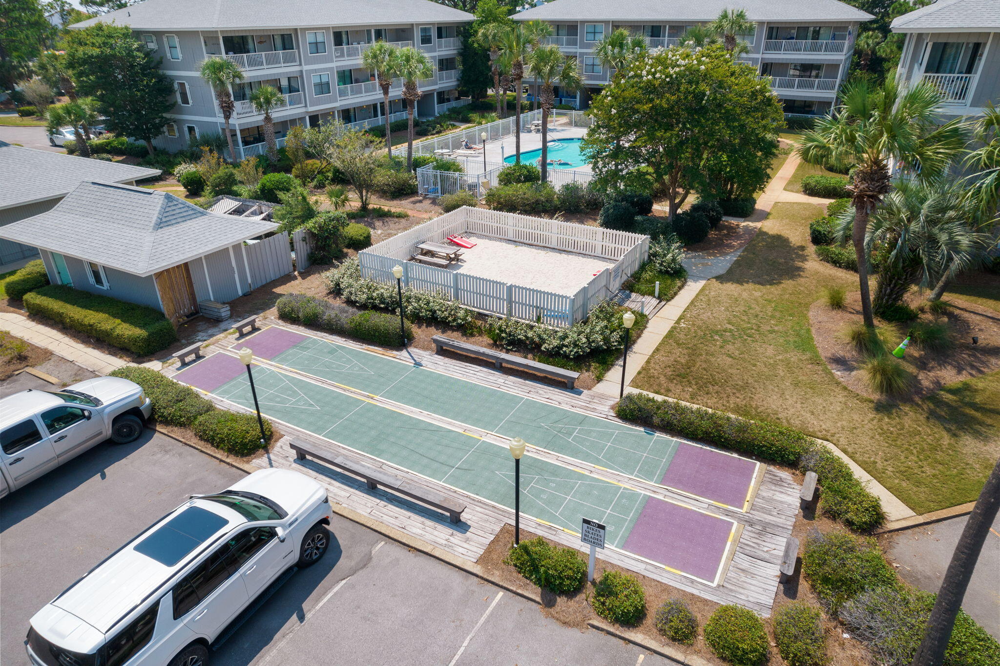 BEACHWOOD VILLAS CONDO - Residential