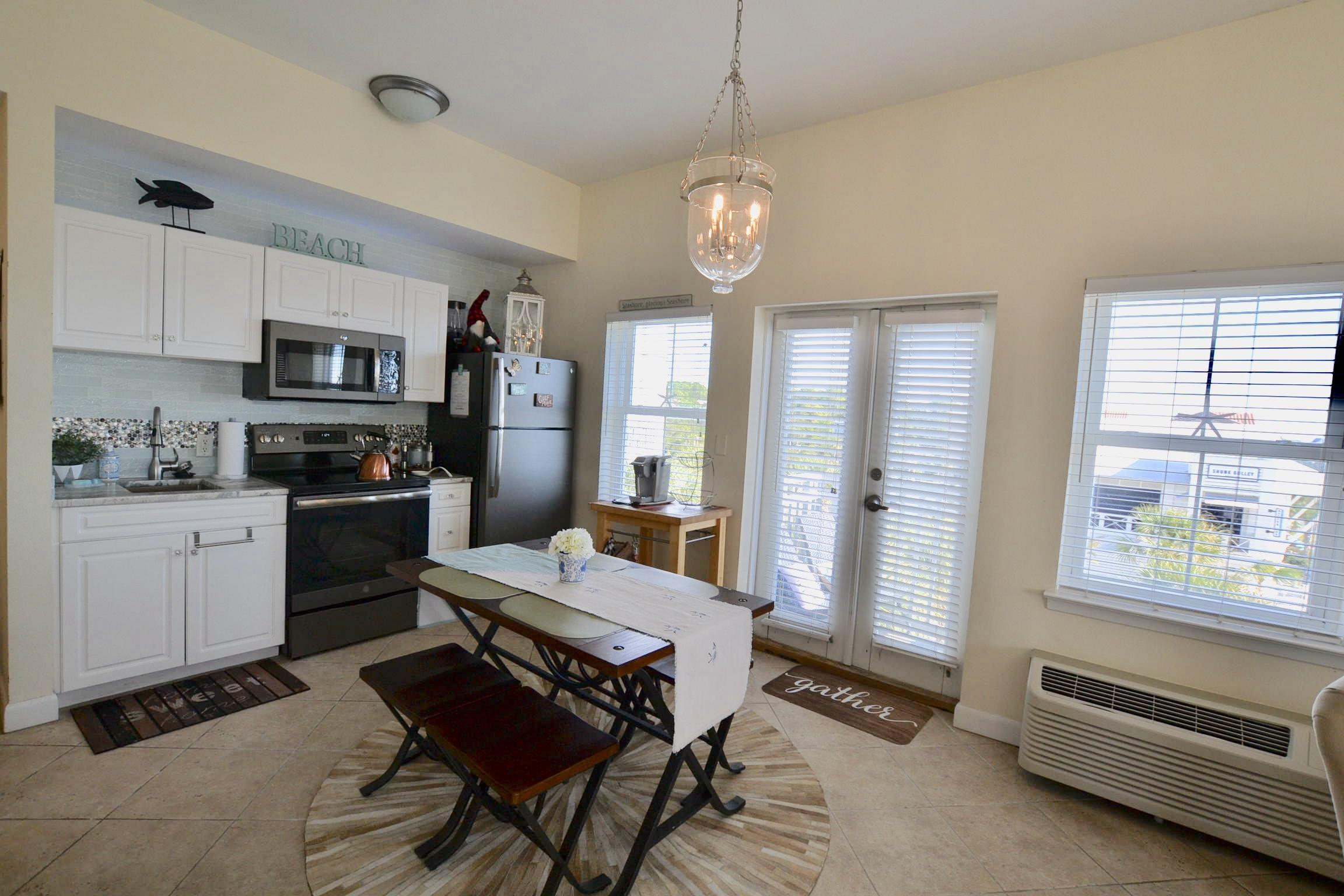 THE INN AT GULF PLACE - Residential