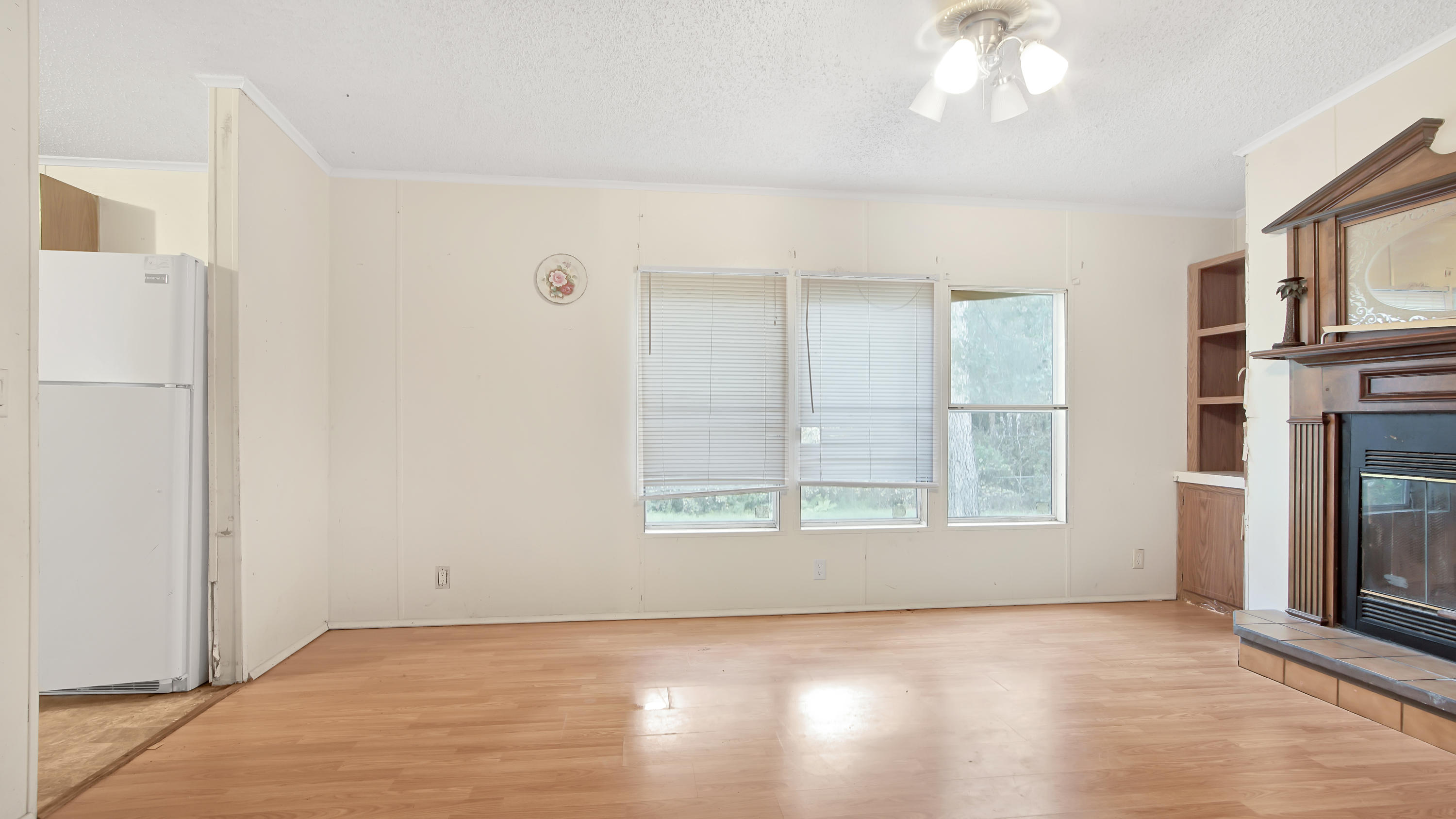 CREEKSIDE ESTATES - Residential