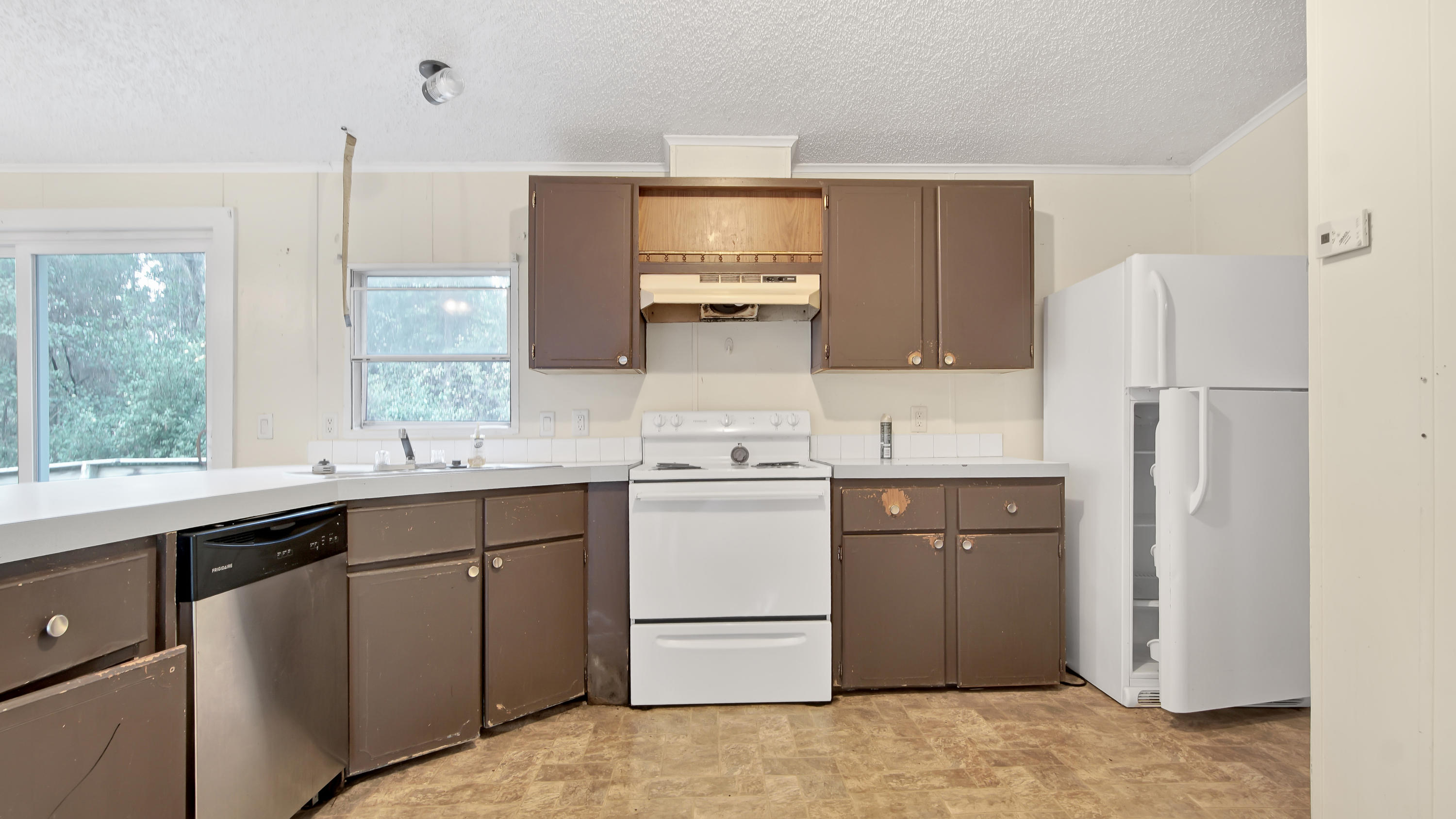 CREEKSIDE ESTATES - Residential