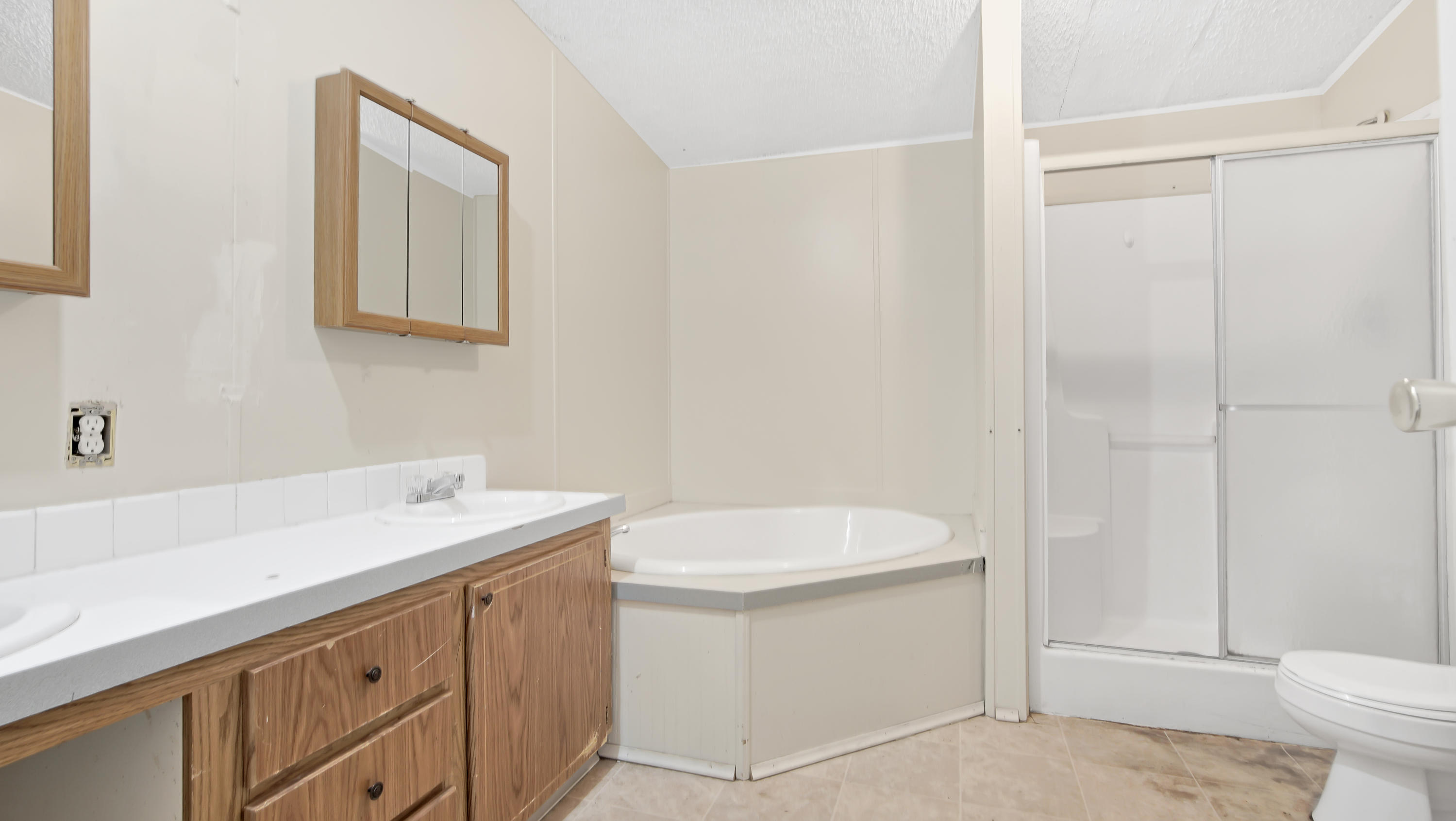 CREEKSIDE ESTATES - Residential