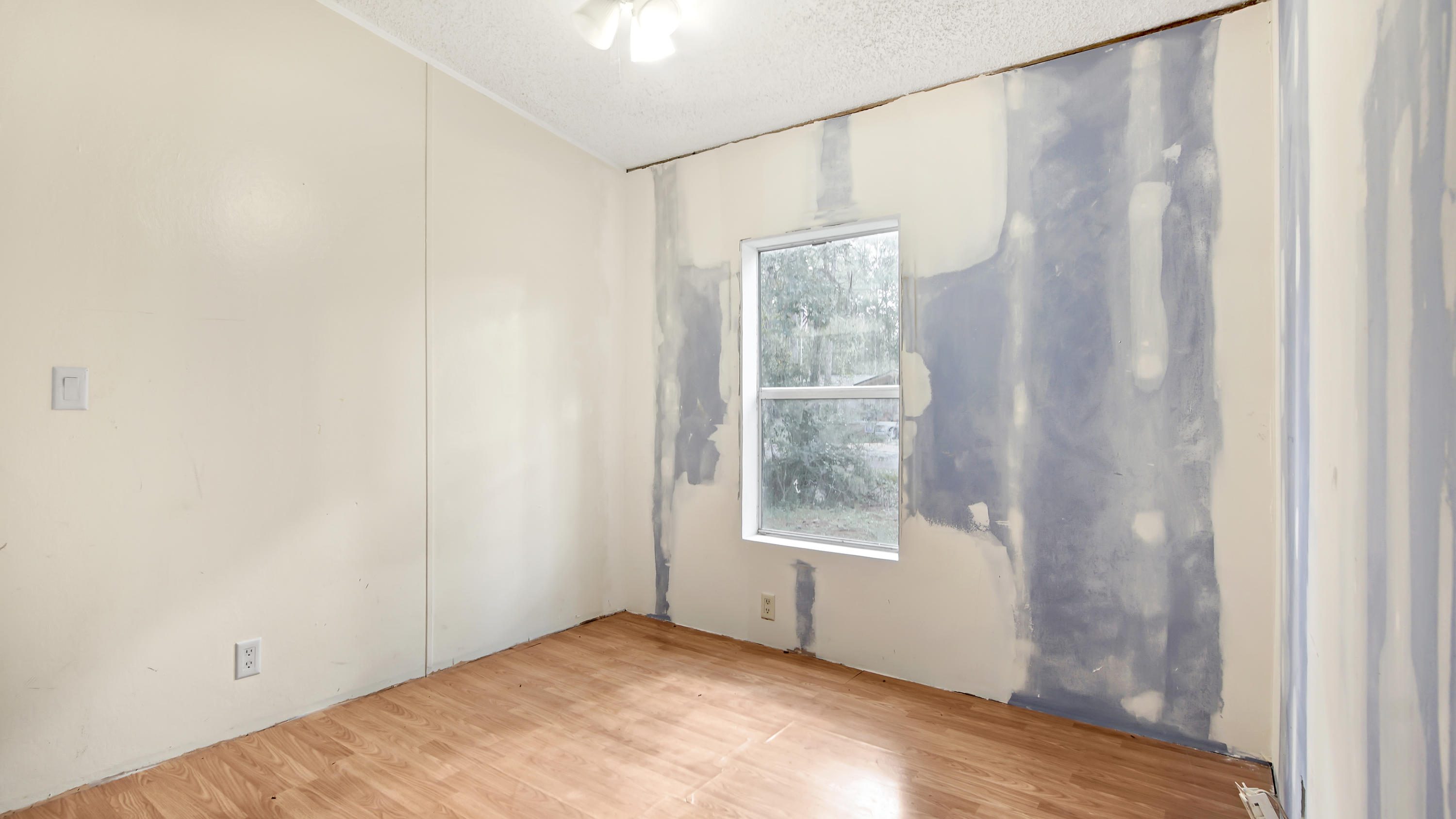 CREEKSIDE ESTATES - Residential