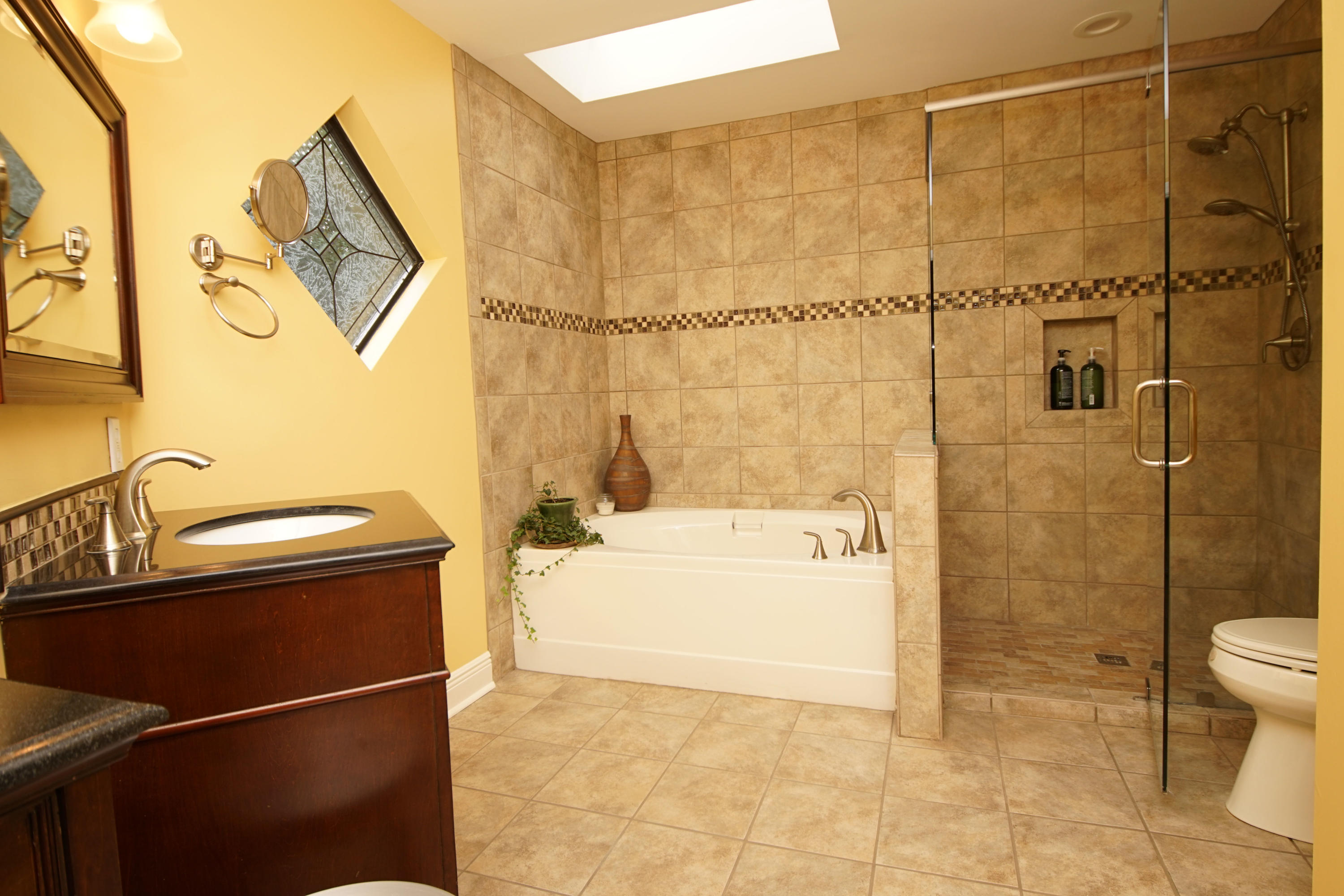 WINDWARD PH III BLUEWATER BAY - Residential