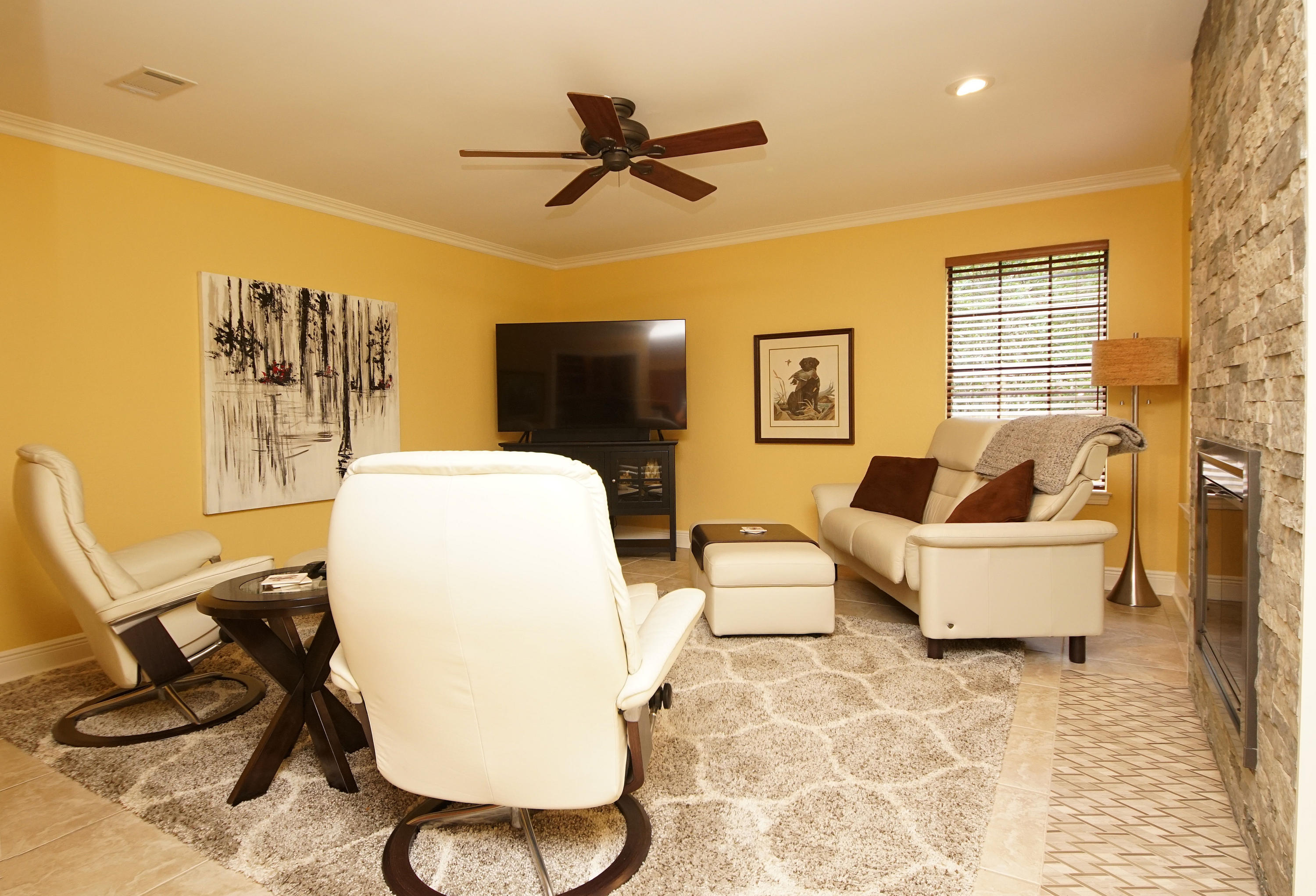 WINDWARD PH III BLUEWATER BAY - Residential