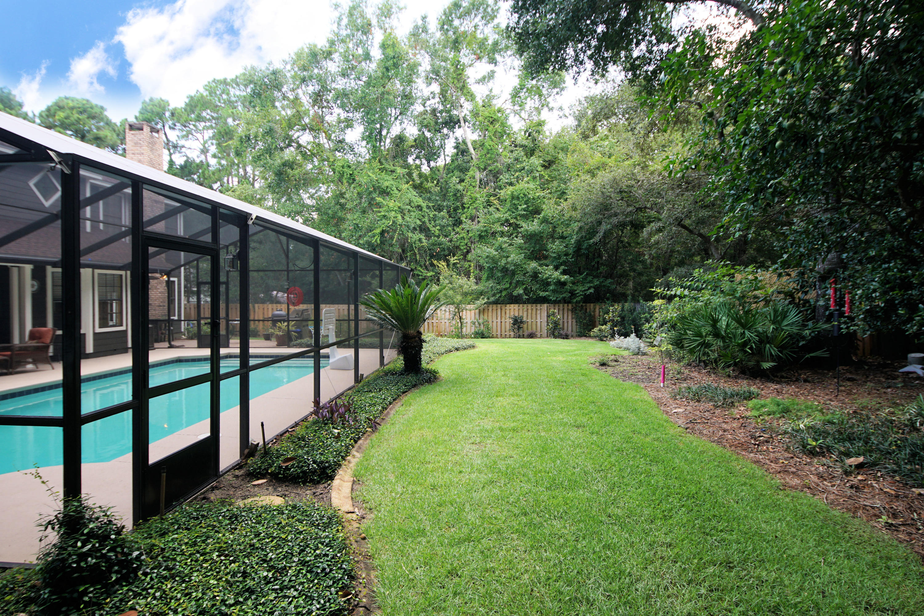 WINDWARD PH III BLUEWATER BAY - Residential