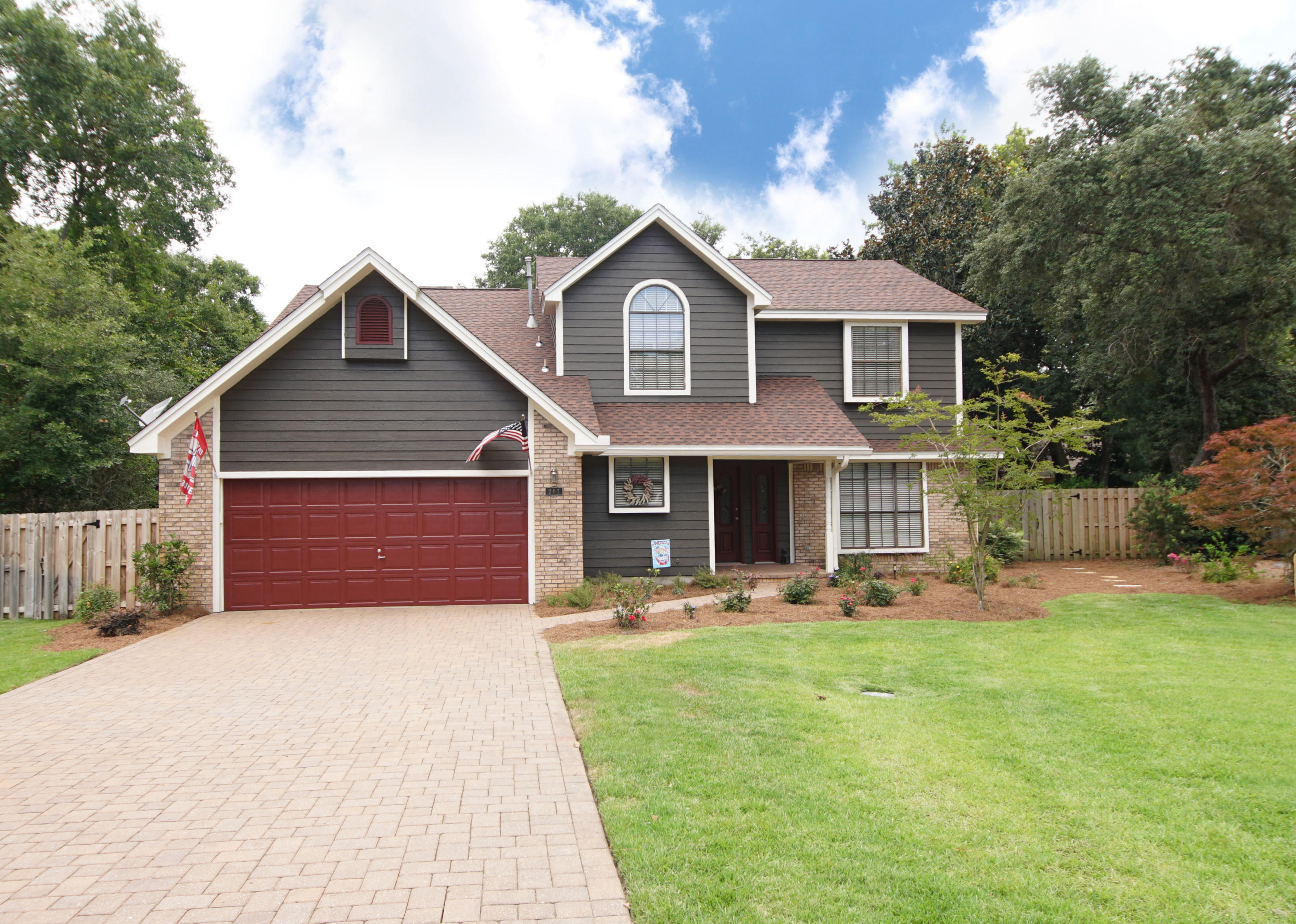 Take a look at this recently update home in the Windward gated subdivision in Bluewater Bay. Pride of ownership is evident here!!The minute you drive up to this great home you will find the professionally landscaped yard, the new roof ,fresh paint and brick paver driveway.improvements as follows:New roof June 2020New gas water heater June 2020New pool screen June 2020New Landscaping 2019New Kitchen appliances 2017New granite counters 2017All Bathrooms upgraded 2018New flooring 2016New gas fireplace with stone 2017All new interior door and hardware 2018Gunite pool resurfaced 2009.When entering the home you will see the grand Staircase with 17 ft ceiling, light and airy living to your right. The kitchen is the center piece of the house with easy transition to th