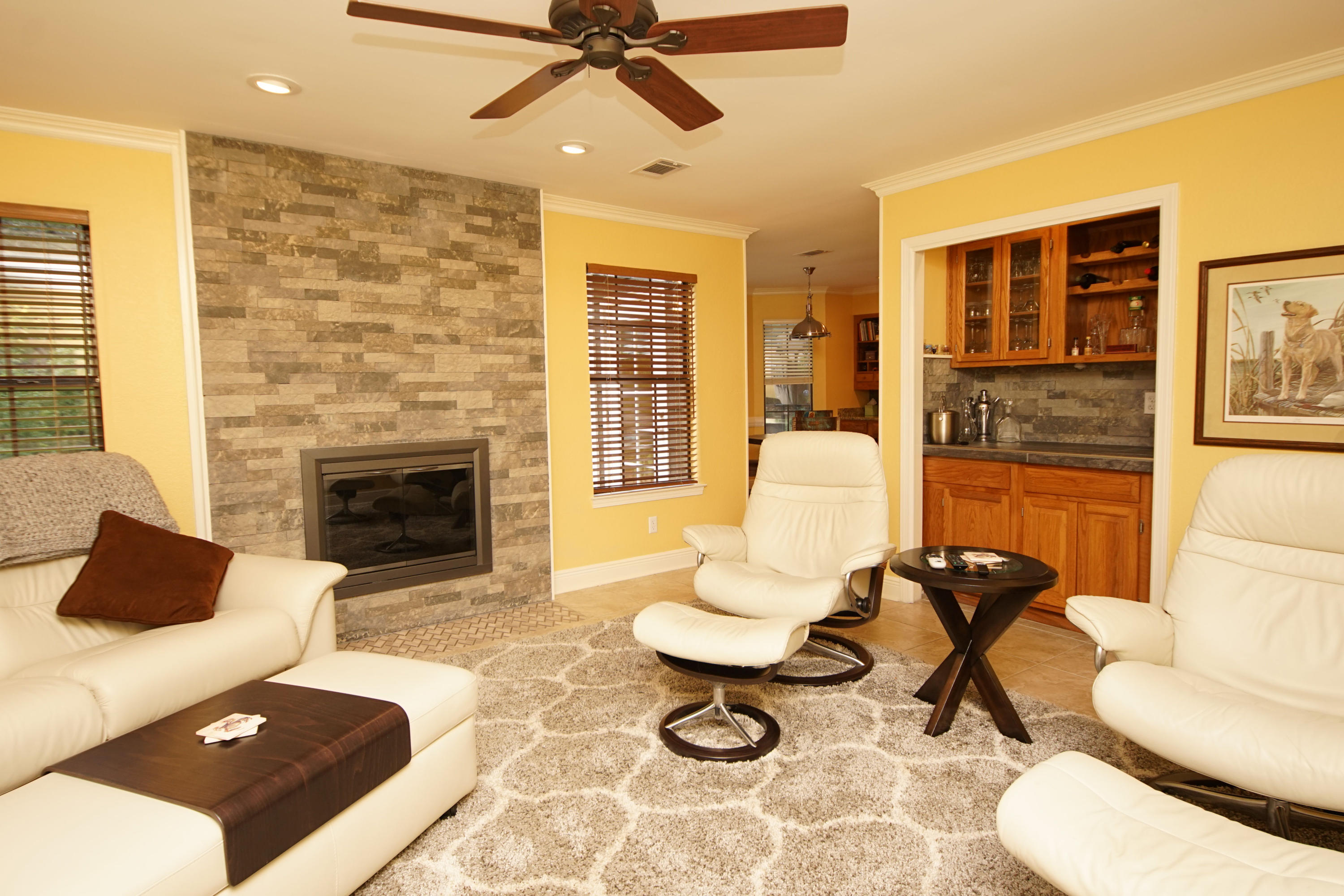 WINDWARD PH III BLUEWATER BAY - Residential