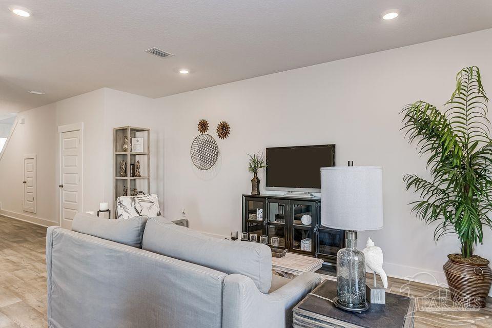 BRITTANY OAKS VILLAS - Residential