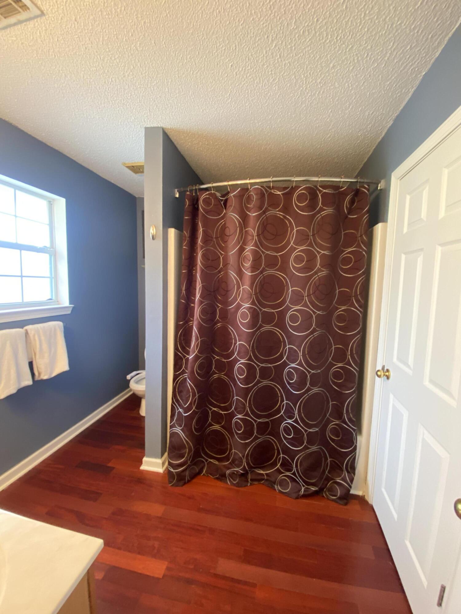 TWIN LAKES ESTATES - Residential