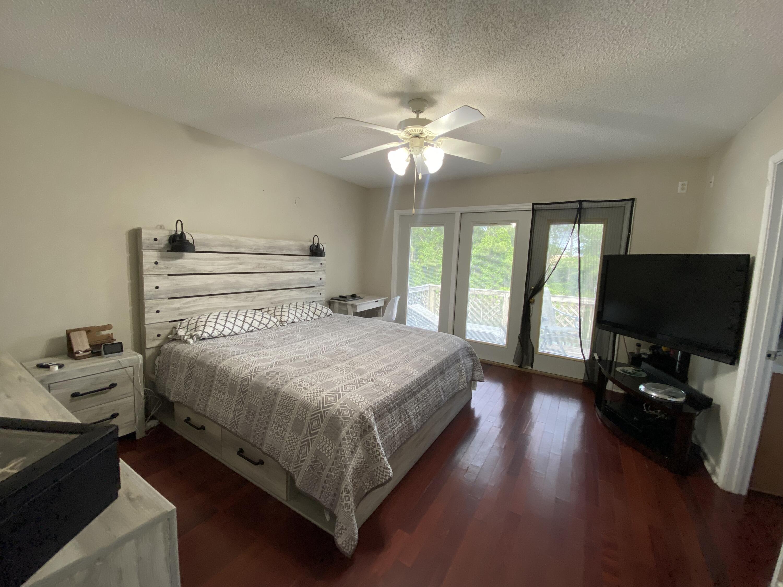 TWIN LAKES ESTATES - Residential