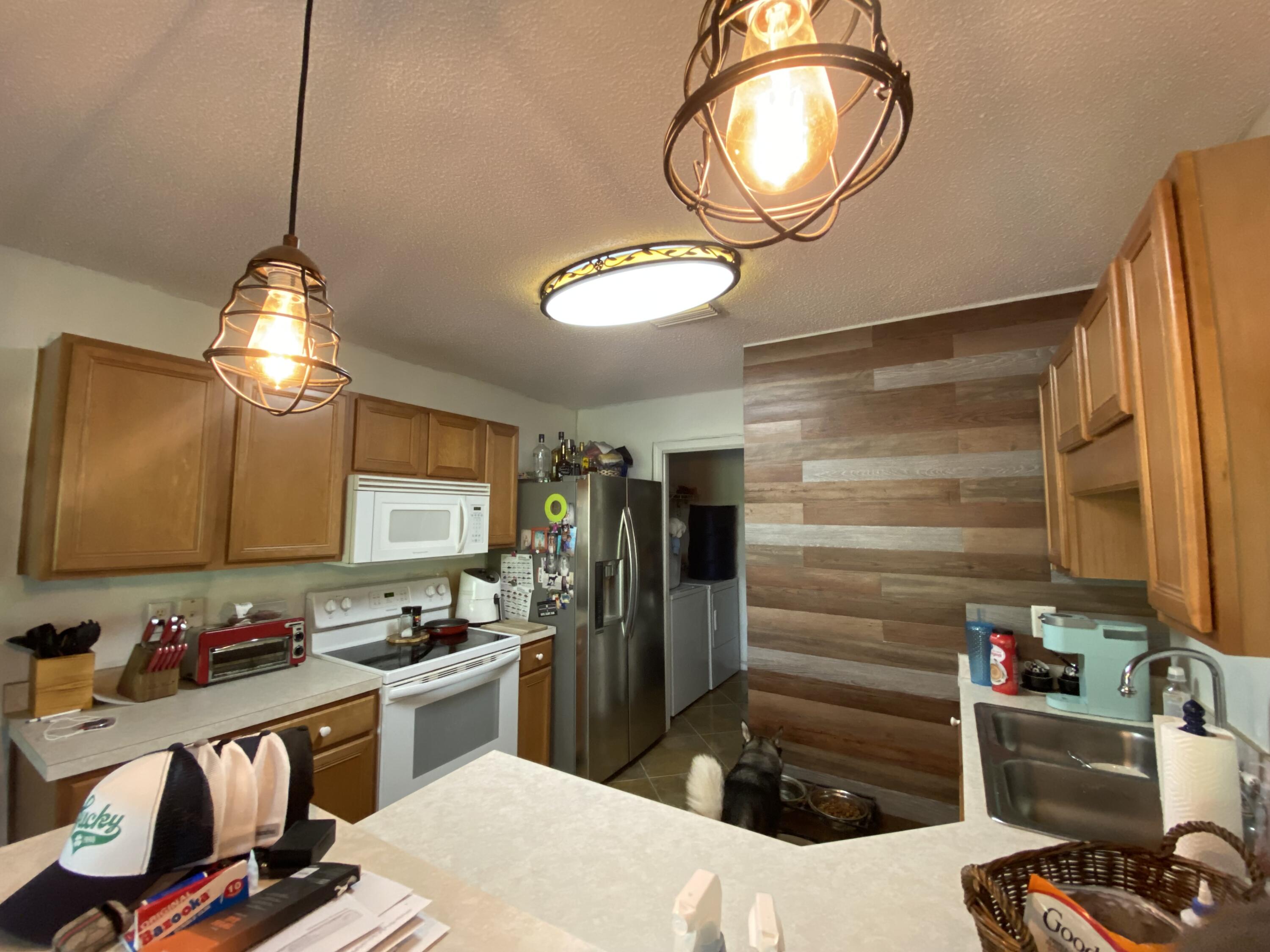 TWIN LAKES ESTATES - Residential