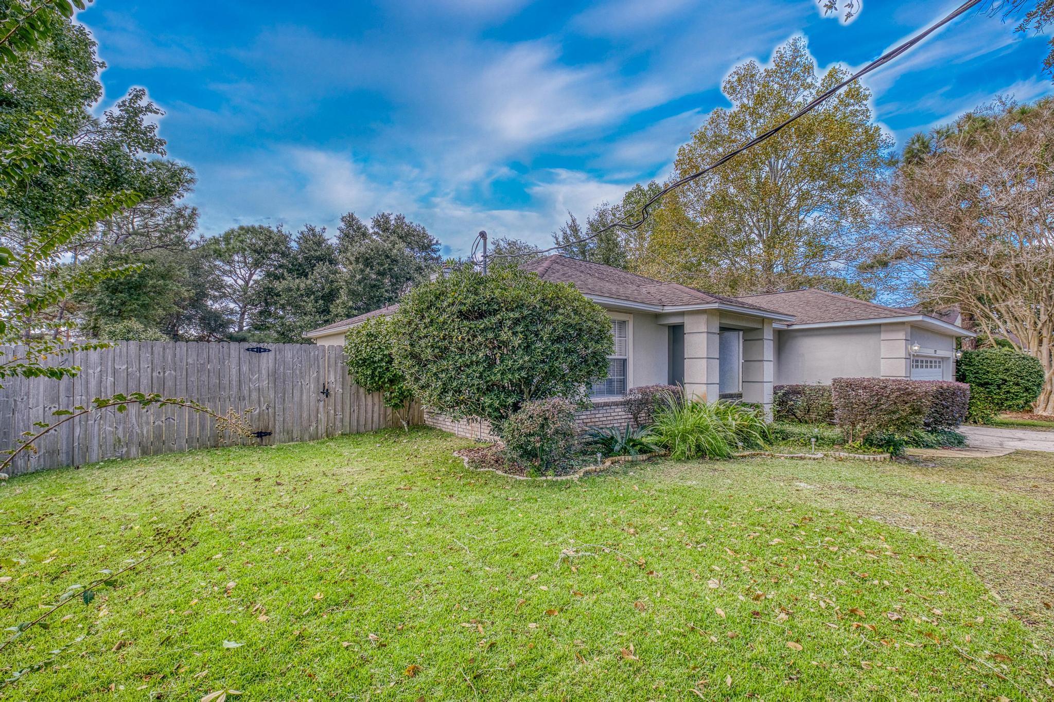 HOLLEY BY THE SEA - Residential