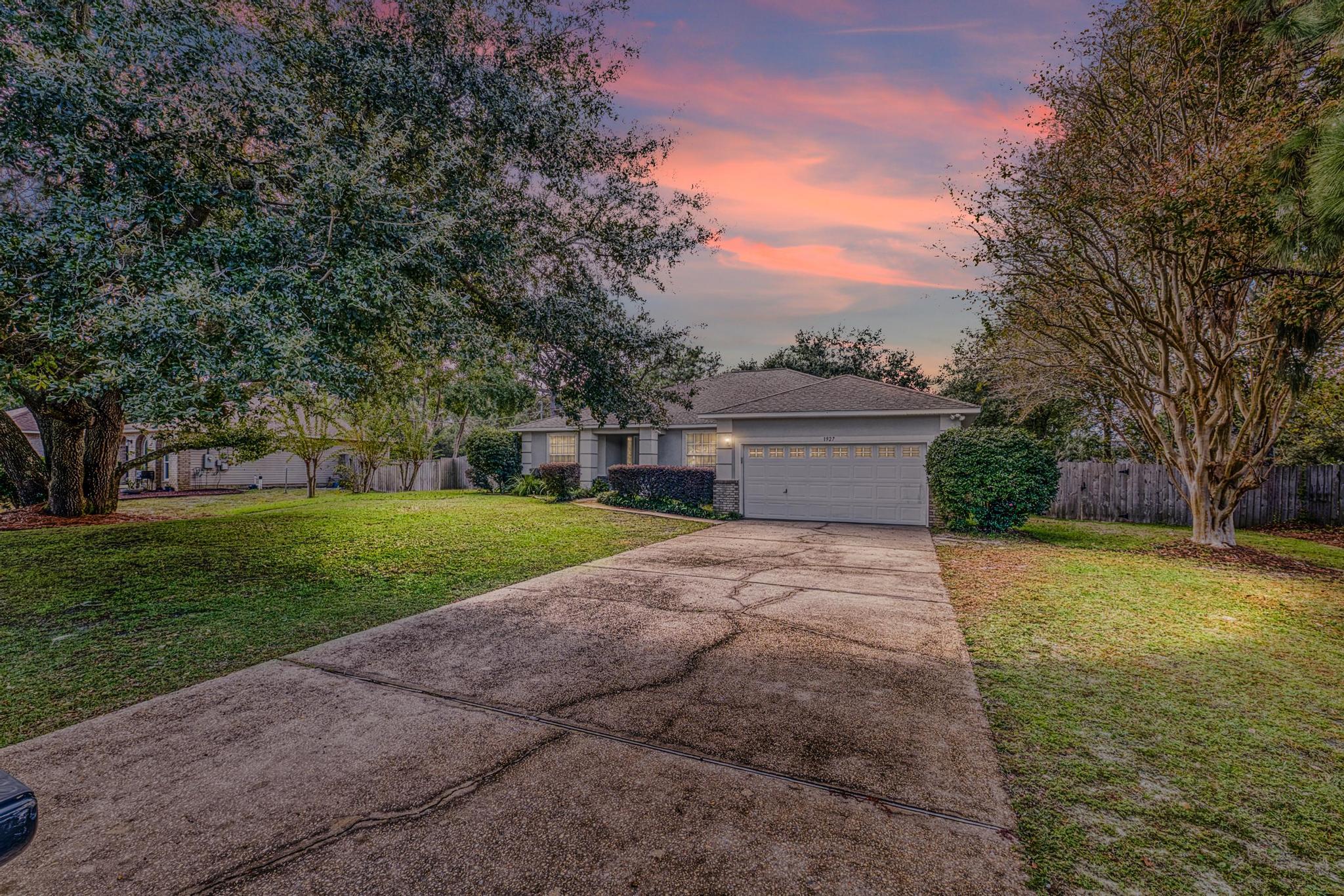 HOLLEY BY THE SEA - Residential