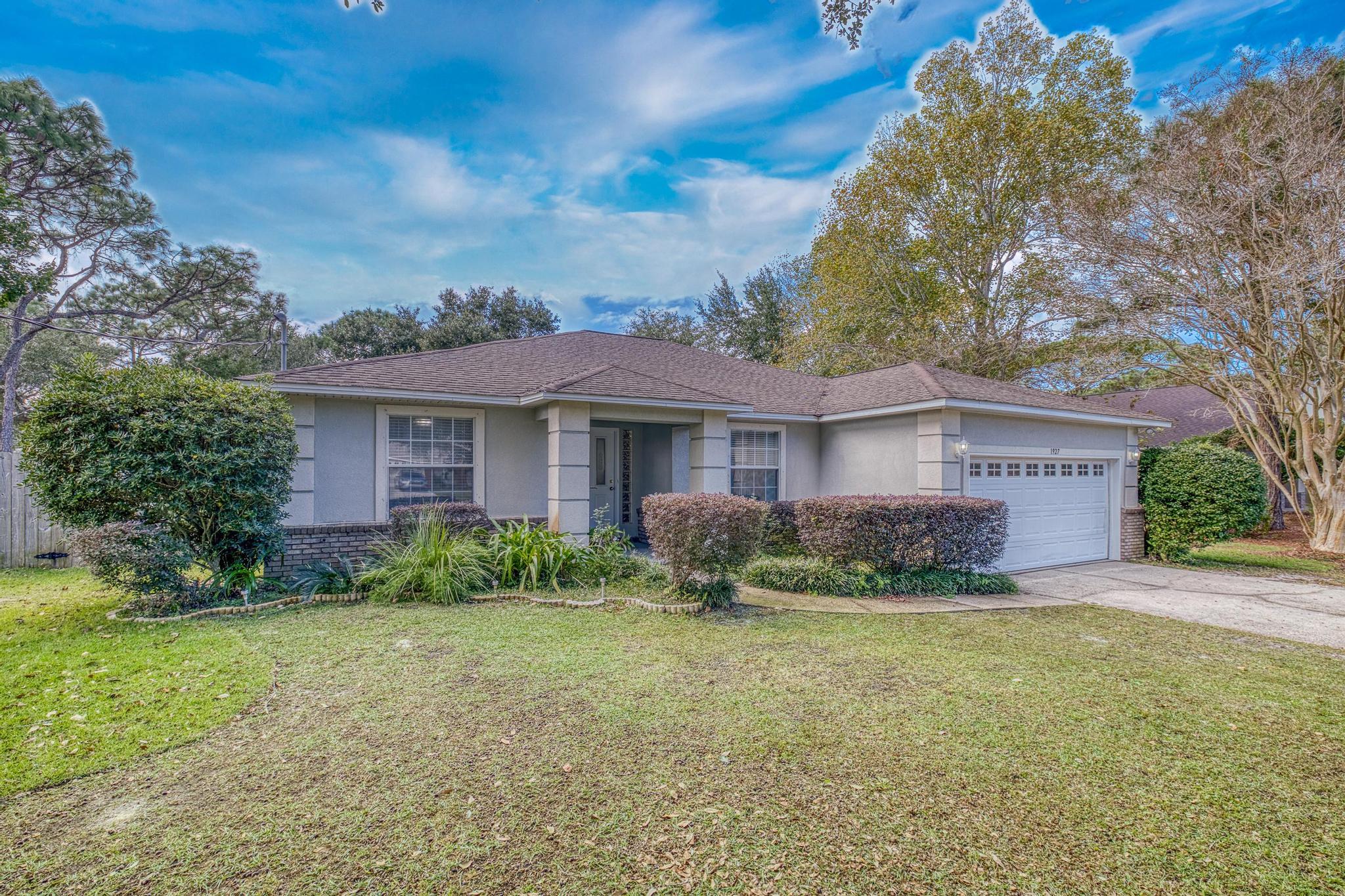 HOLLEY BY THE SEA - Residential