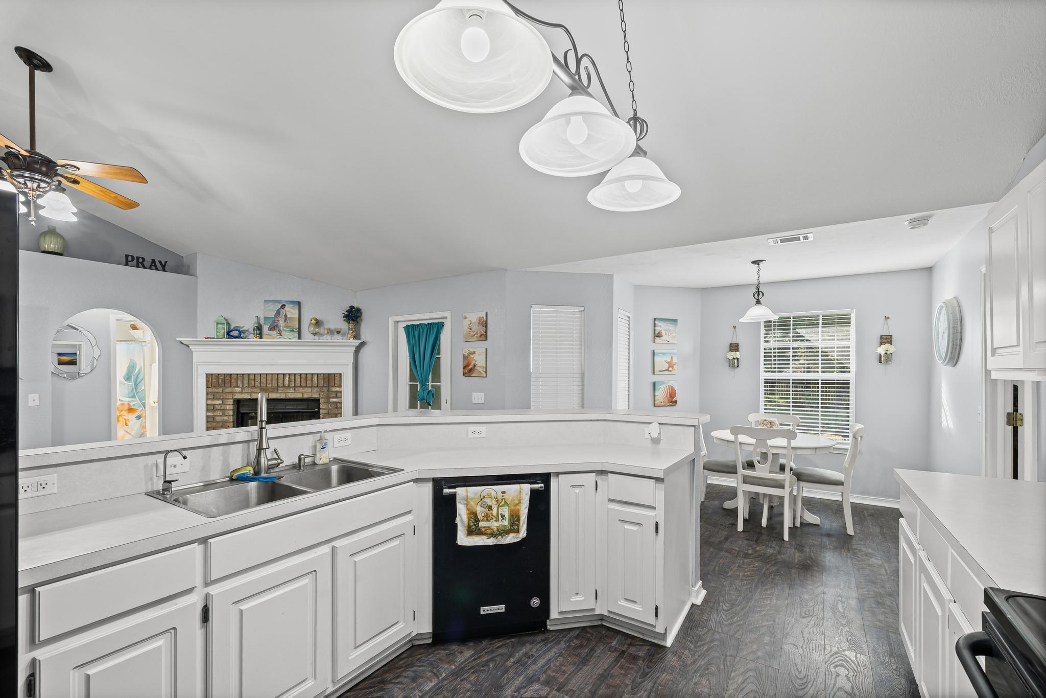 HOLLEY BY THE SEA - Residential