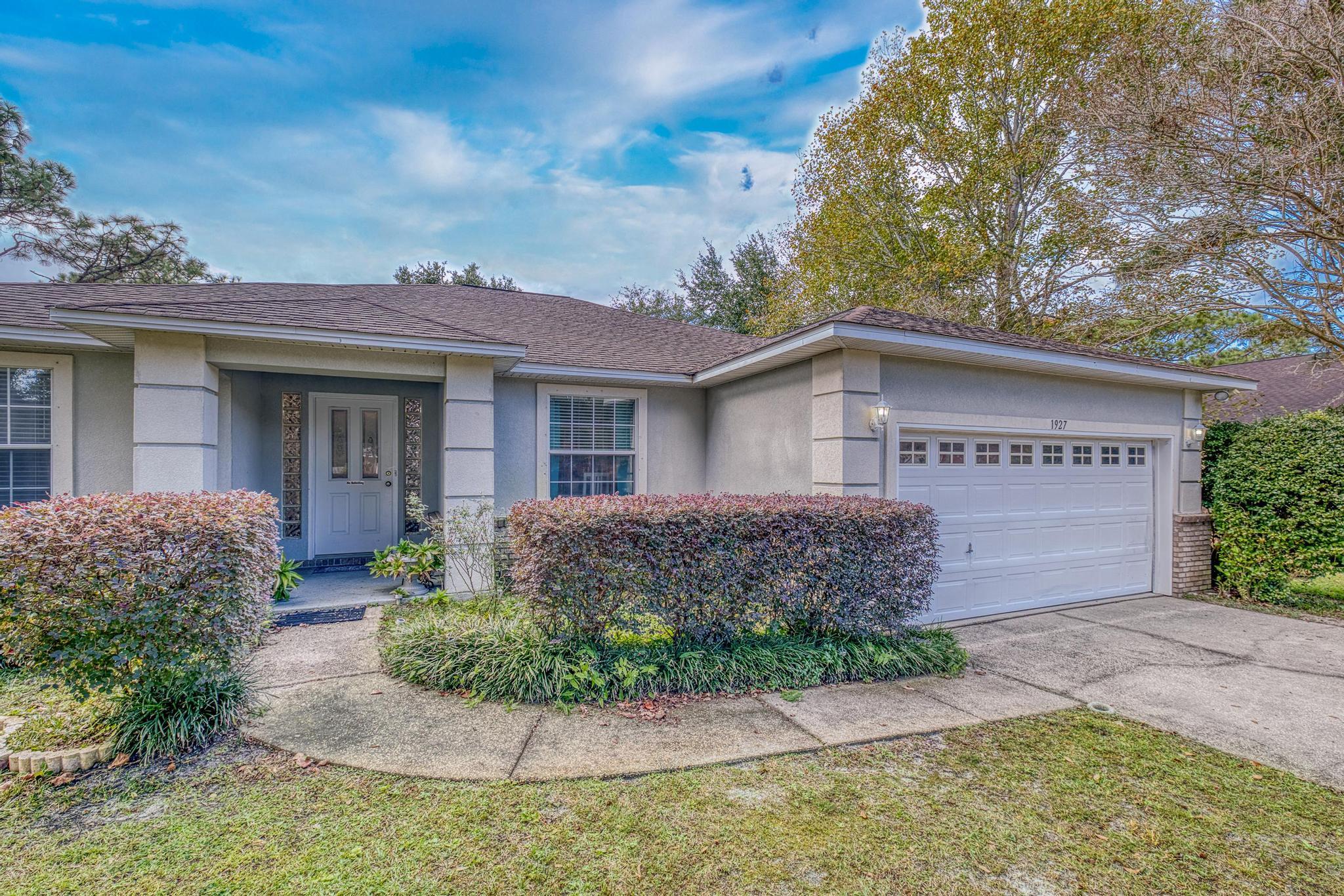 HOLLEY BY THE SEA - Residential