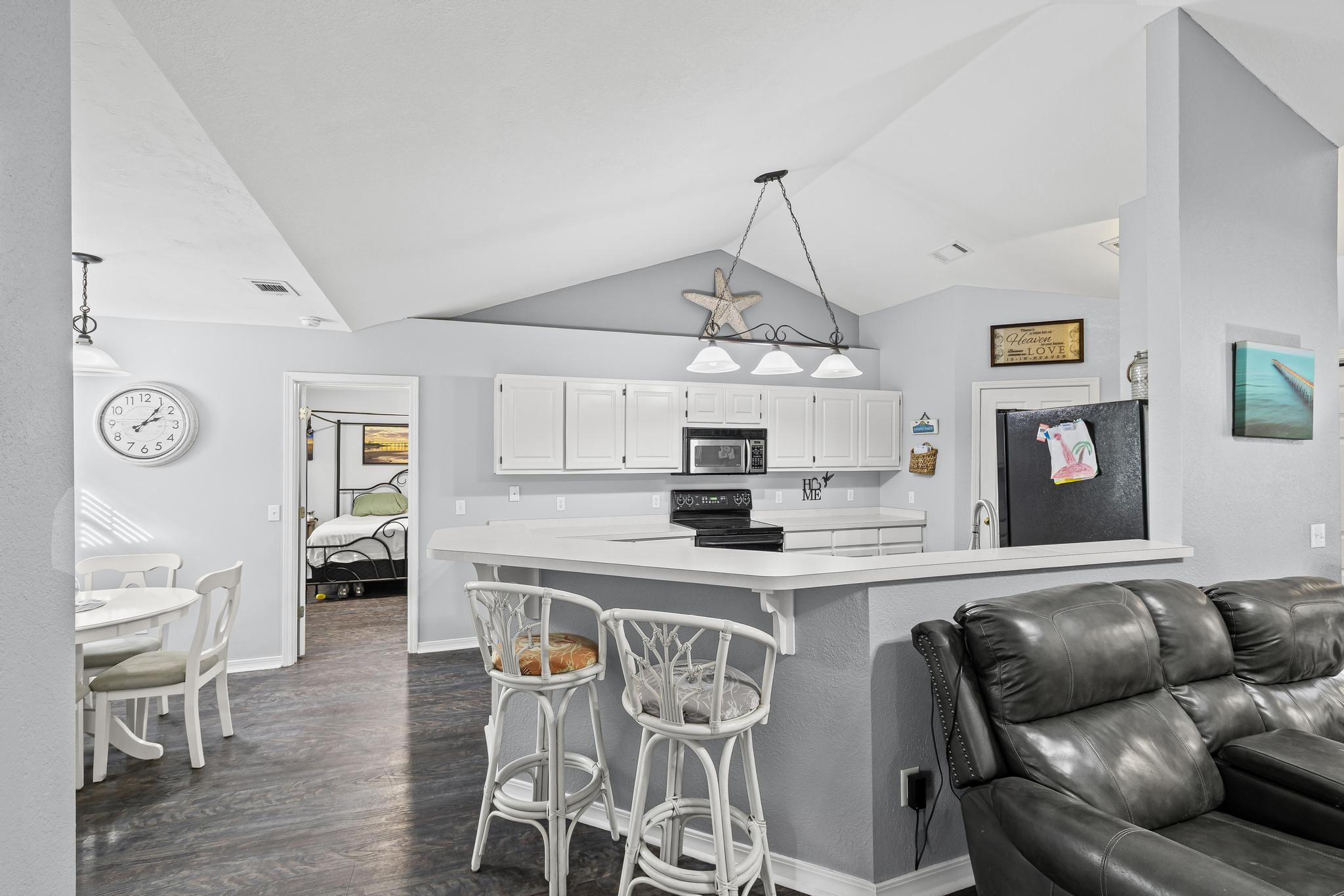 HOLLEY BY THE SEA - Residential